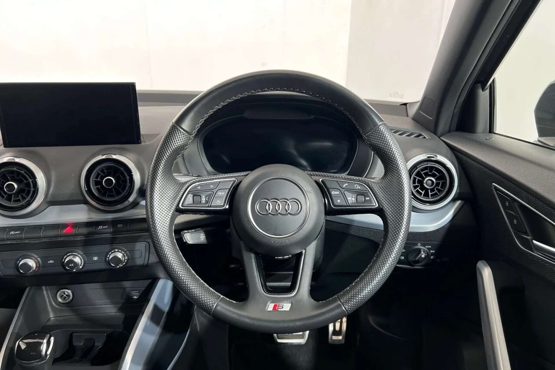 2021 AUDI Q2 2021 AUDI Q2