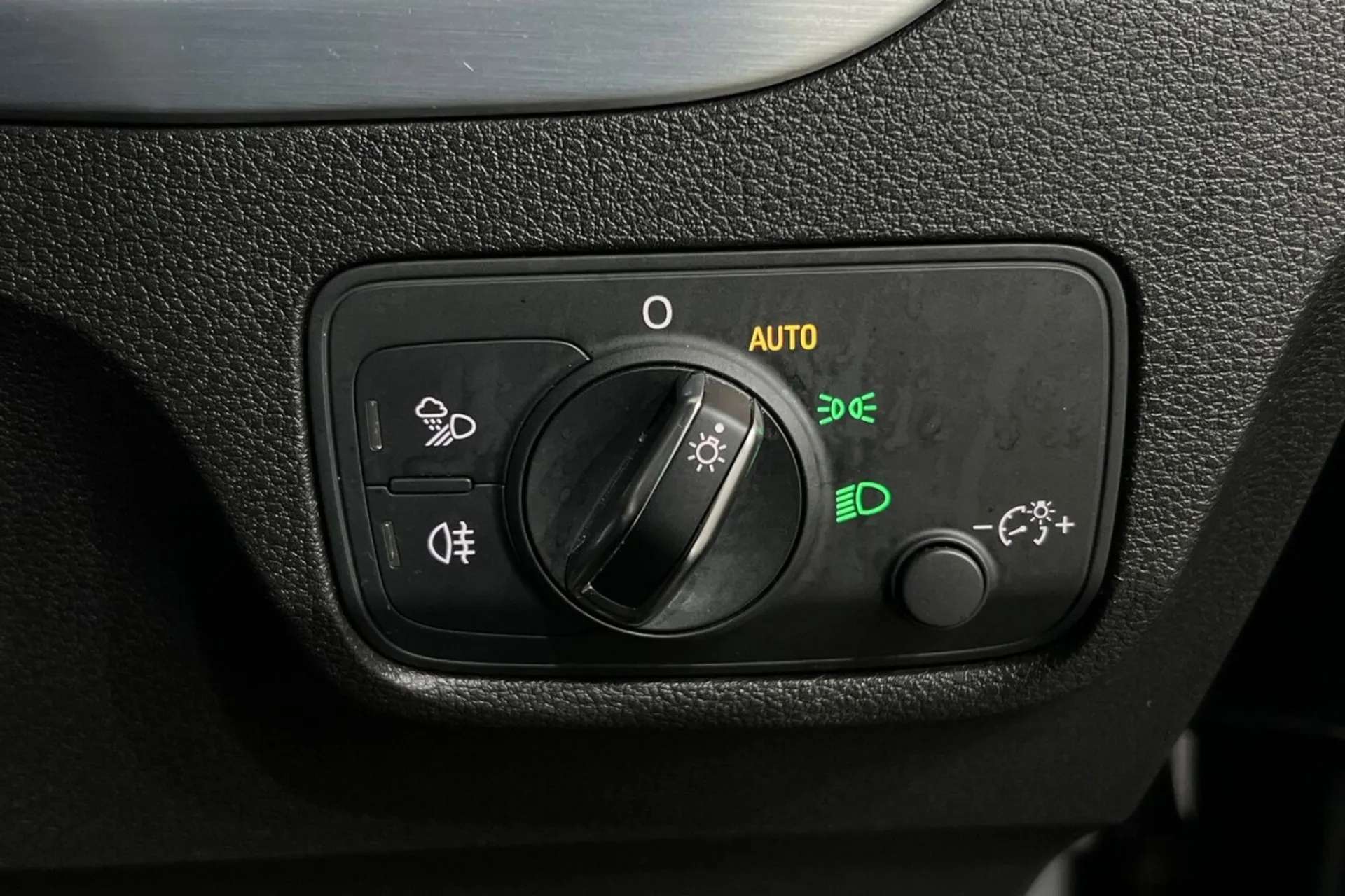 2021 AUDI Q2 2021 AUDI Q2