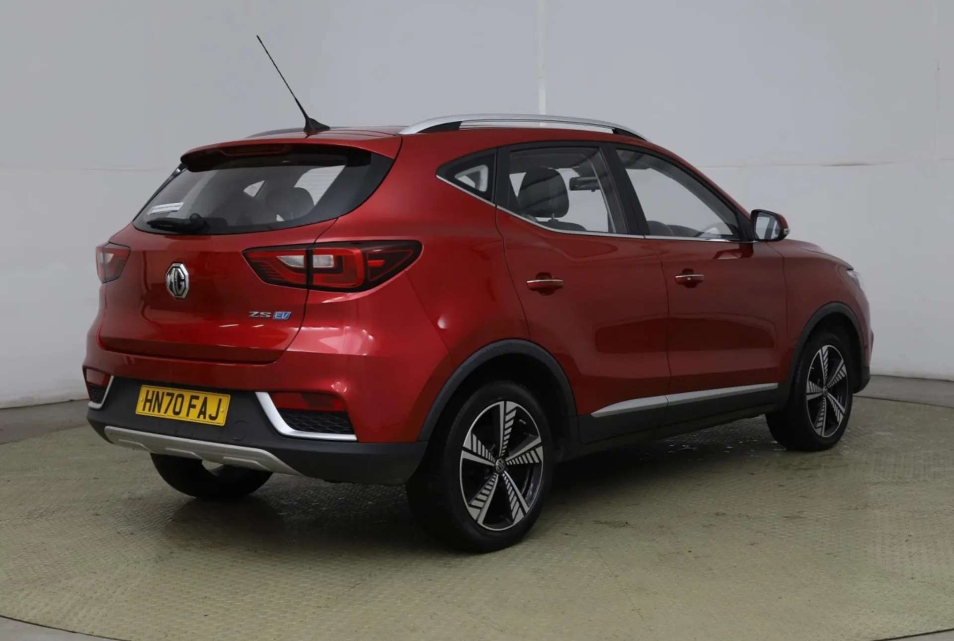 A 2020 MG MG ZS EV EXCLUSIVE 5d 141 BHP Glass Sliding Panoramic Sunroof, Apple CarPlay / Android Auto, Reverse Camera / Rear Park Sensors, Heated Leather Seats, 8in S A 2020 MG MG ZS EV EXCLUSIVE 5d 141 BHP Glass Sliding Panoramic Sunroof, Apple CarPlay / Android Auto, Reverse Camera / Rear Park Sensors, Heated Leather Seats, 8in S