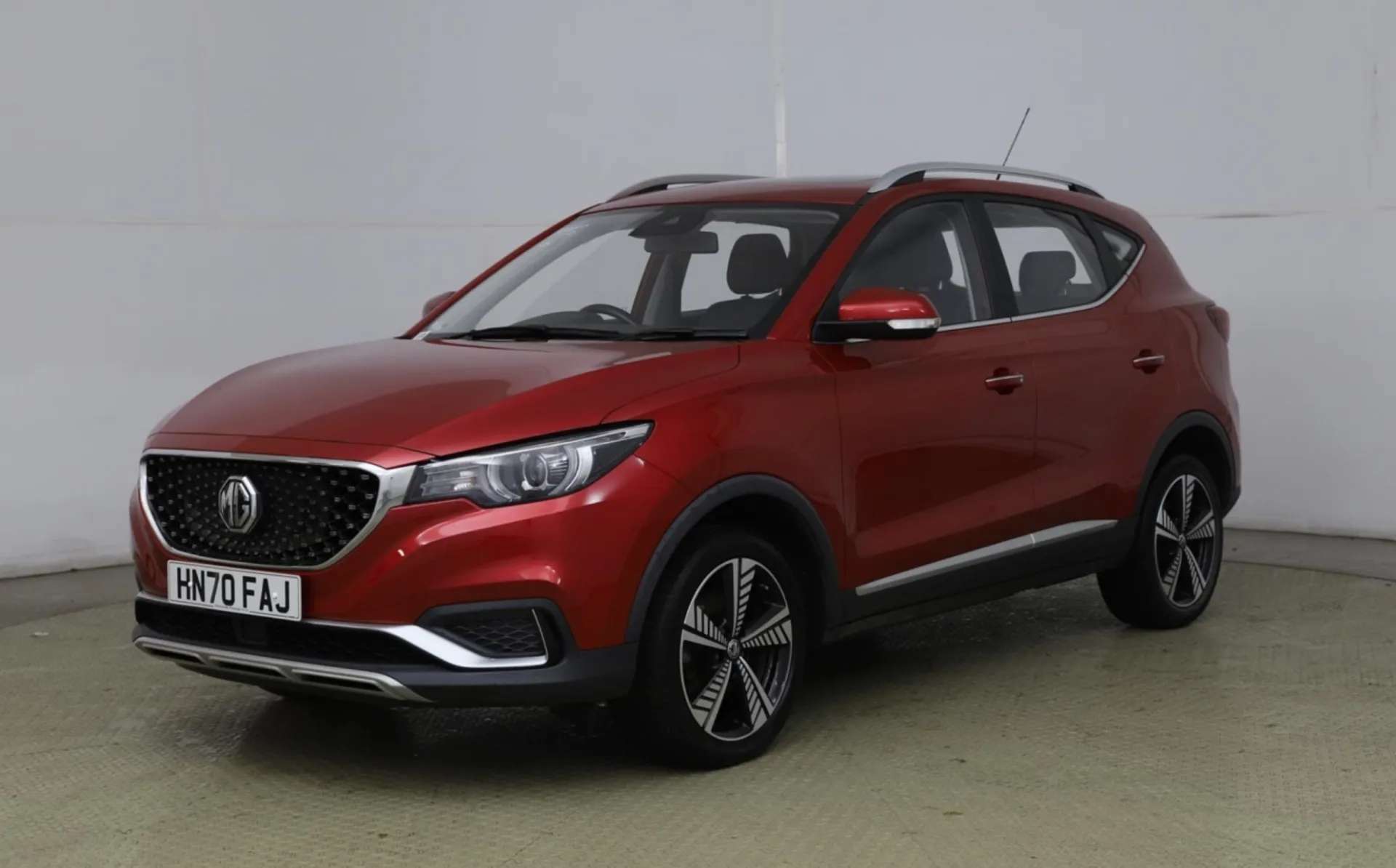 A 2020 MG MG ZS EV EXCLUSIVE 5d 141 BHP Glass Sliding Panoramic Sunroof, Apple CarPlay / Android Auto, Reverse Camera / Rear Park Sensors, Heated Leather Seats, 8in S A 2020 MG MG ZS EV EXCLUSIVE 5d 141 BHP Glass Sliding Panoramic Sunroof, Apple CarPlay / Android Auto, Reverse Camera / Rear Park Sensors, Heated Leather Seats, 8in S
