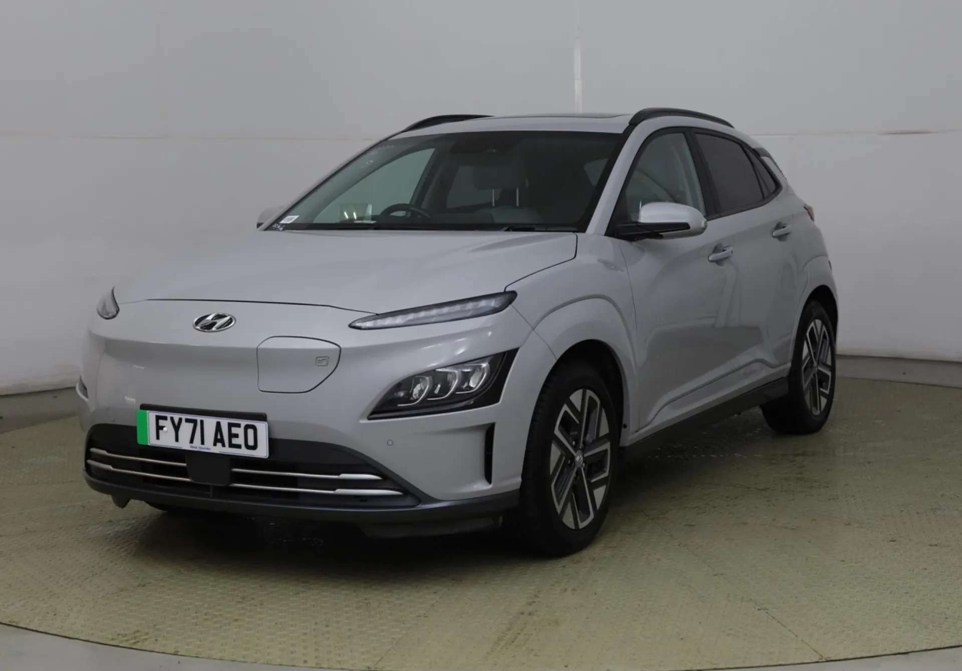 A 2021 HYUNDAI KONA ULTIMATE 5d 202 BHP Head Up Display, Wireless Phone Charging, Heated Steering Wheel, Lane Follow Assist, High Beam Assist Cyber Grey, 17In Alloy Wheel A 2021 HYUNDAI KONA ULTIMATE 5d 202 BHP Head Up Display, Wireless Phone Charging, Heated Steering Wheel, Lane Follow Assist, High Beam Assist Cyber Grey, 17In Alloy Wheel