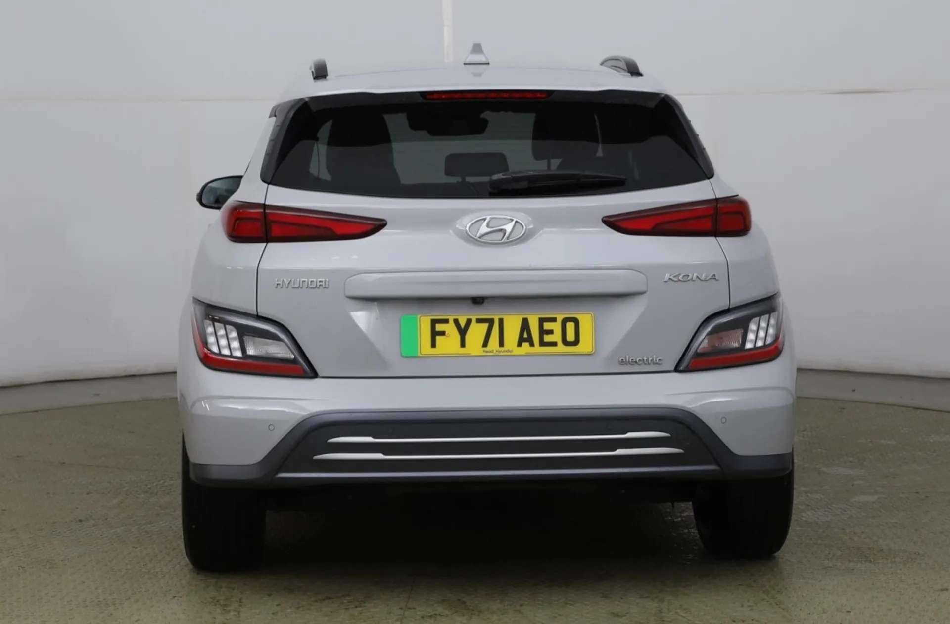 A 2021 HYUNDAI KONA ULTIMATE 5d 202 BHP Head Up Display, Wireless Phone Charging, Heated Steering Wheel, Lane Follow Assist, High Beam Assist Cyber Grey, 17In Alloy Wheel A 2021 HYUNDAI KONA ULTIMATE 5d 202 BHP Head Up Display, Wireless Phone Charging, Heated Steering Wheel, Lane Follow Assist, High Beam Assist Cyber Grey, 17In Alloy Wheel