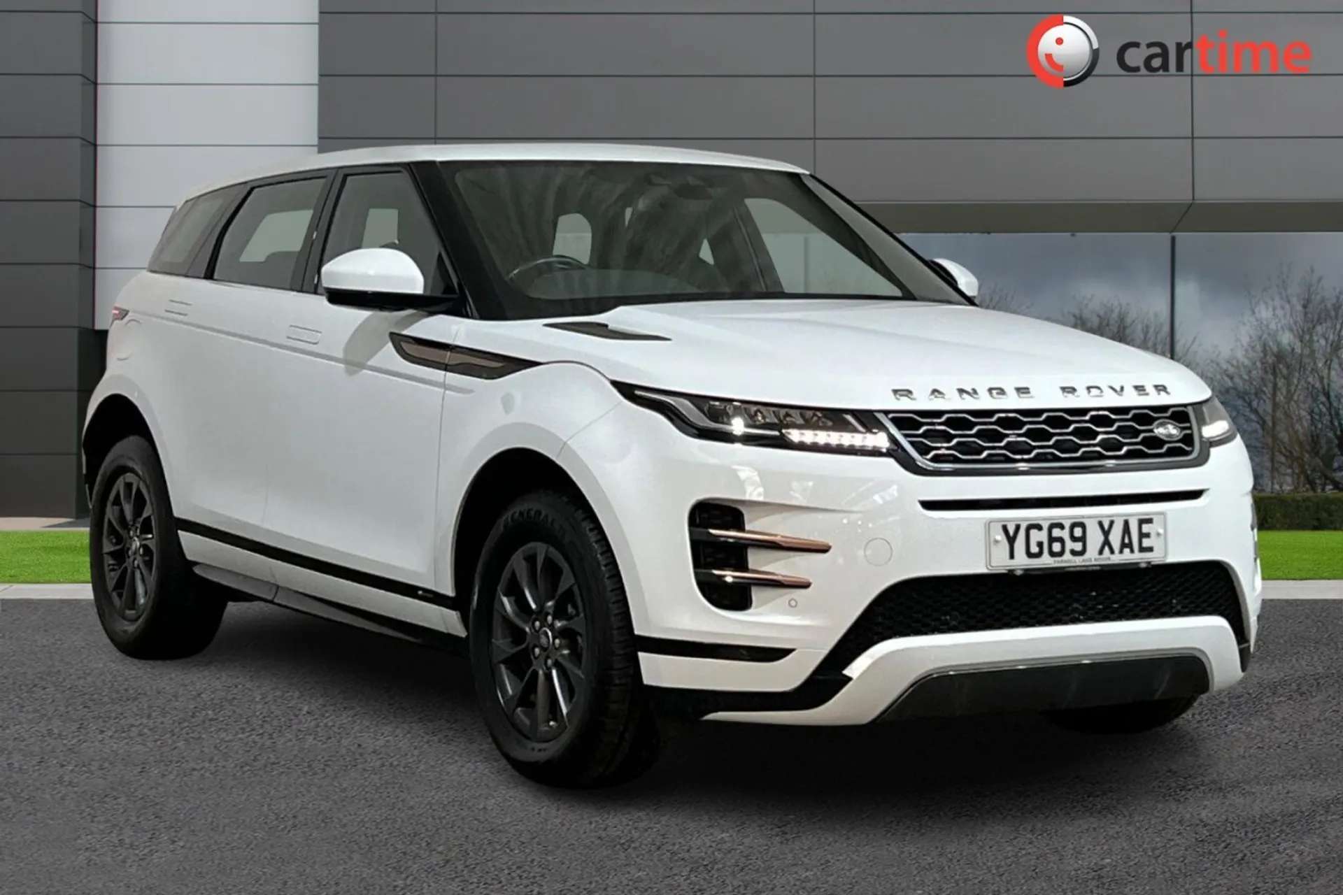 A 2019 LAND ROVER RANGE ROVER EVOQUE 2.0 R-DYNAMIC 5d 148 BHP 10in Touchscreen, 360 Degree Camera, DAB / Bluetooth / USB, 17in Alloys / Fuji White, Apple CarPlay / Android Auto, Cruise / A 2019 LAND ROVER RANGE ROVER EVOQUE 2.0 R-DYNAMIC 5d 148 BHP 10in Touchscreen, 360 Degree Camera, DAB / Bluetooth / USB, 17in Alloys / Fuji White, Apple CarPlay / Android Auto, Cruise /