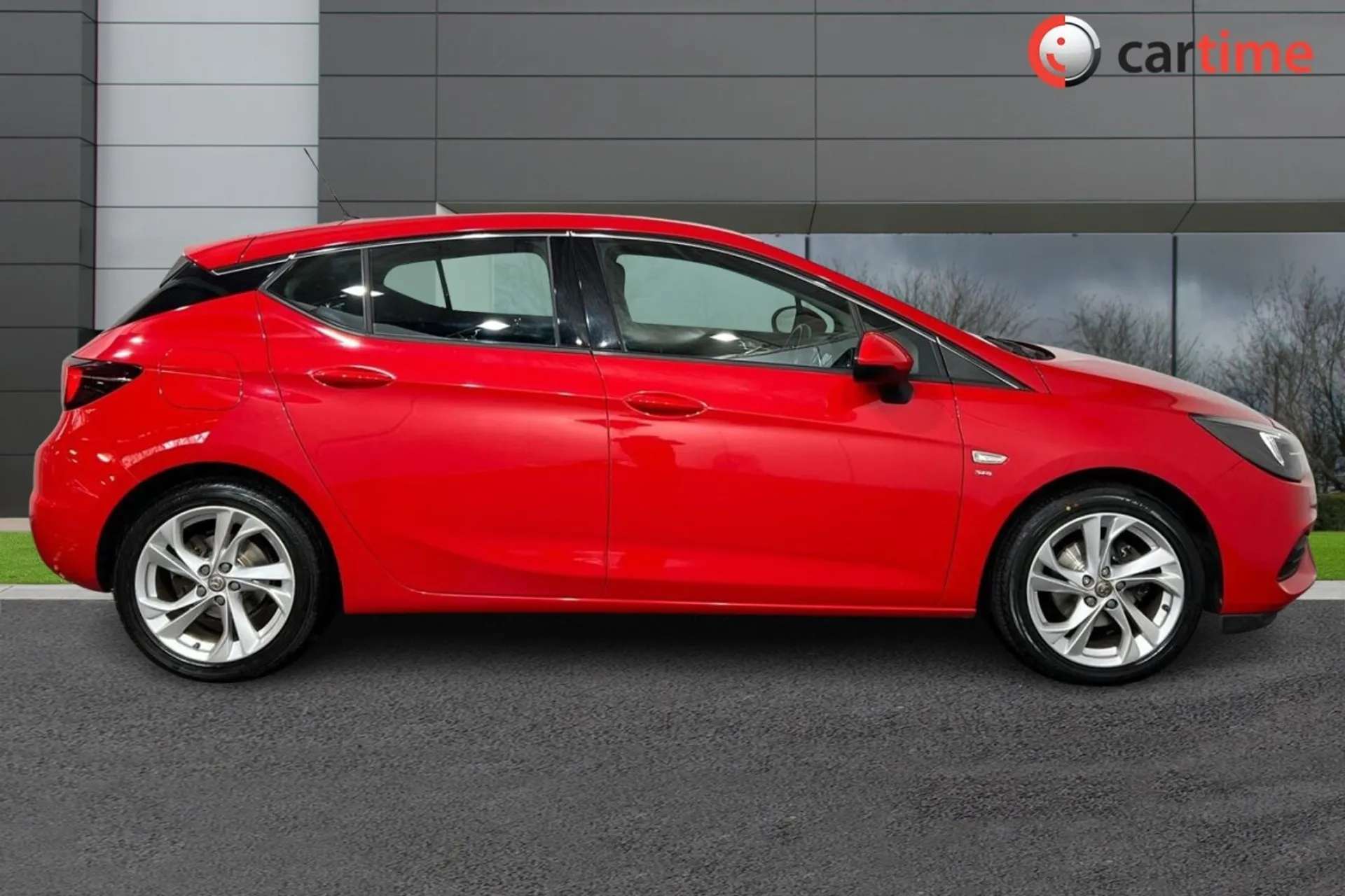 A 2020 VAUXHALL ASTRA 1.3 SRI 5d 144 BHP 7in Touchscreen Display, Apple CarPlay / Android Auto, Air Conditioning, DAB / Bluetooth / USB, Cruise Control with Speed Limiter, A 2020 VAUXHALL ASTRA 1.3 SRI 5d 144 BHP 7in Touchscreen Display, Apple CarPlay / Android Auto, Air Conditioning, DAB / Bluetooth / USB, Cruise Control with Speed Limiter,