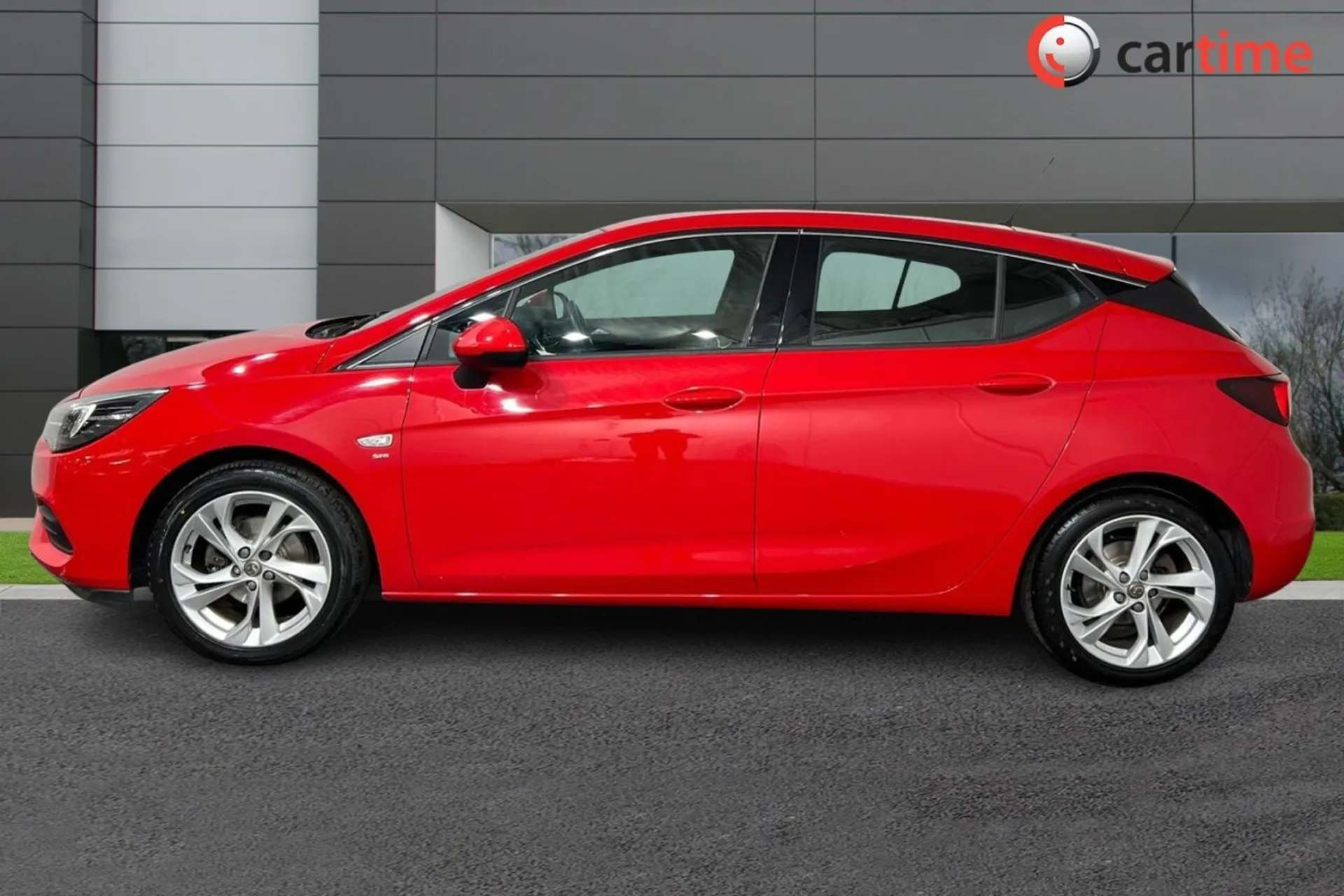 A 2020 VAUXHALL ASTRA 1.3 SRI 5d 144 BHP 7in Touchscreen Display, Apple CarPlay / Android Auto, Air Conditioning, DAB / Bluetooth / USB, Cruise Control with Speed Limiter, A 2020 VAUXHALL ASTRA 1.3 SRI 5d 144 BHP 7in Touchscreen Display, Apple CarPlay / Android Auto, Air Conditioning, DAB / Bluetooth / USB, Cruise Control with Speed Limiter,