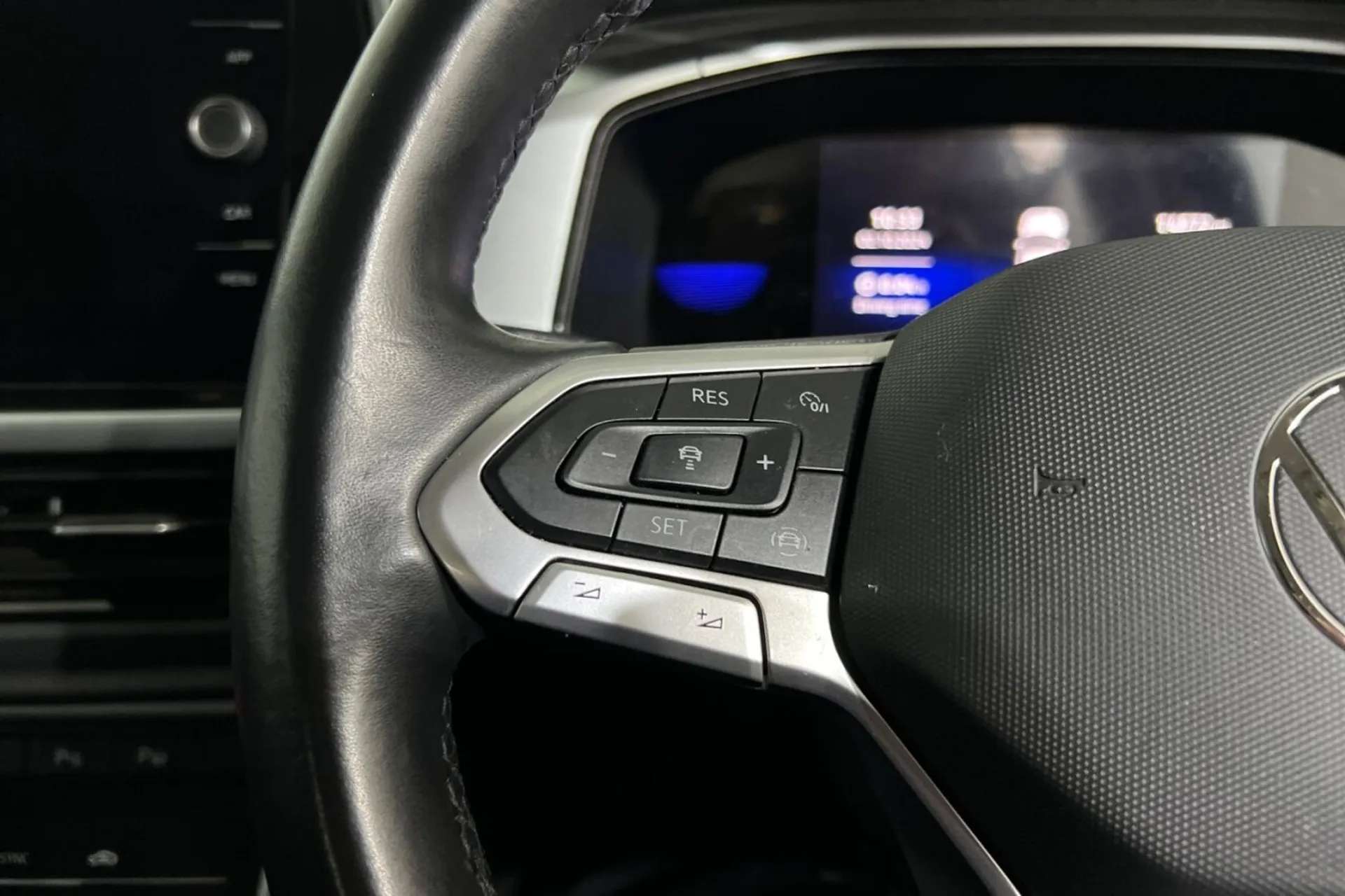 2023 VOLKSWAGEN T-ROC 2023 VOLKSWAGEN T-ROC