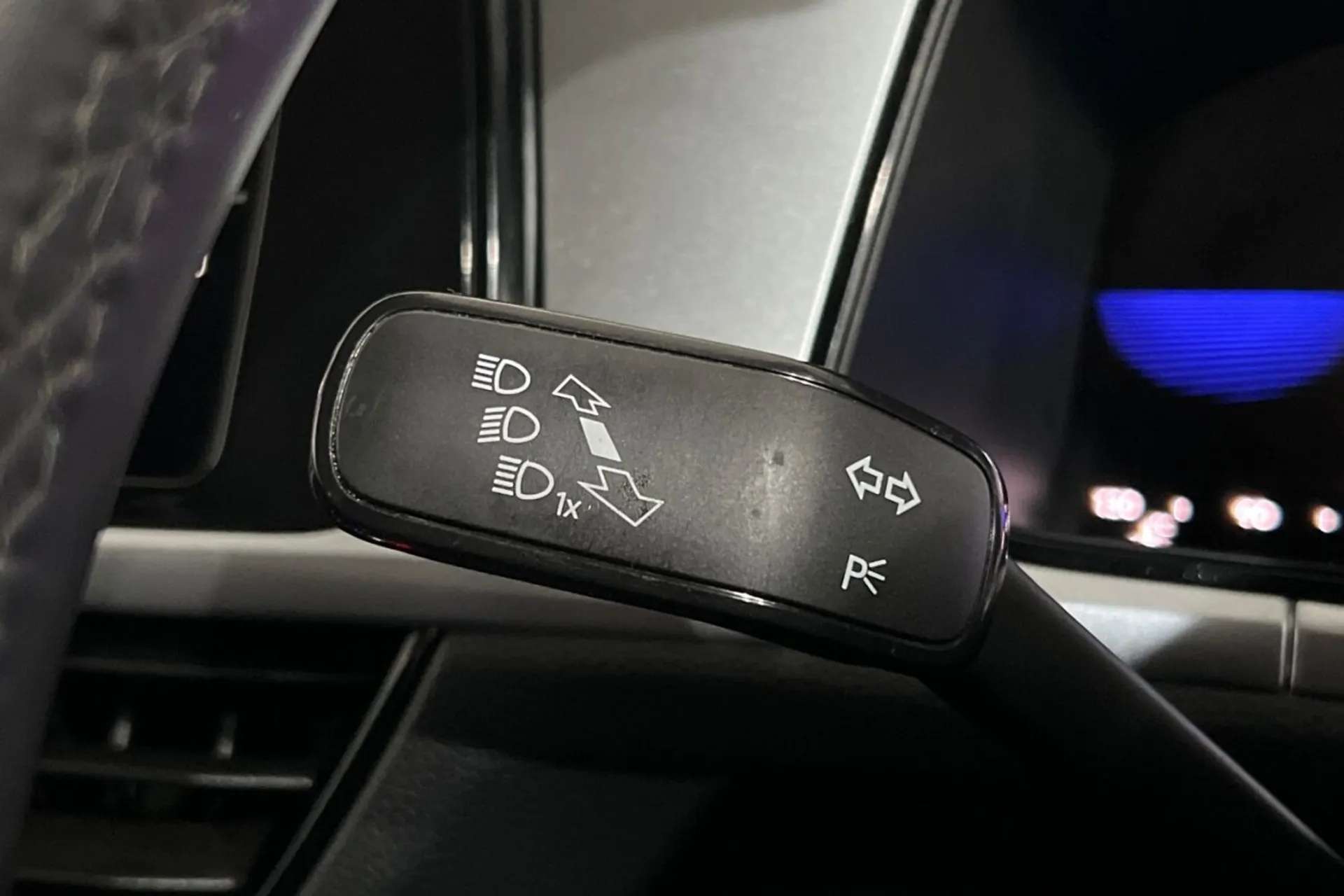 2023 VOLKSWAGEN T-ROC 2023 VOLKSWAGEN T-ROC