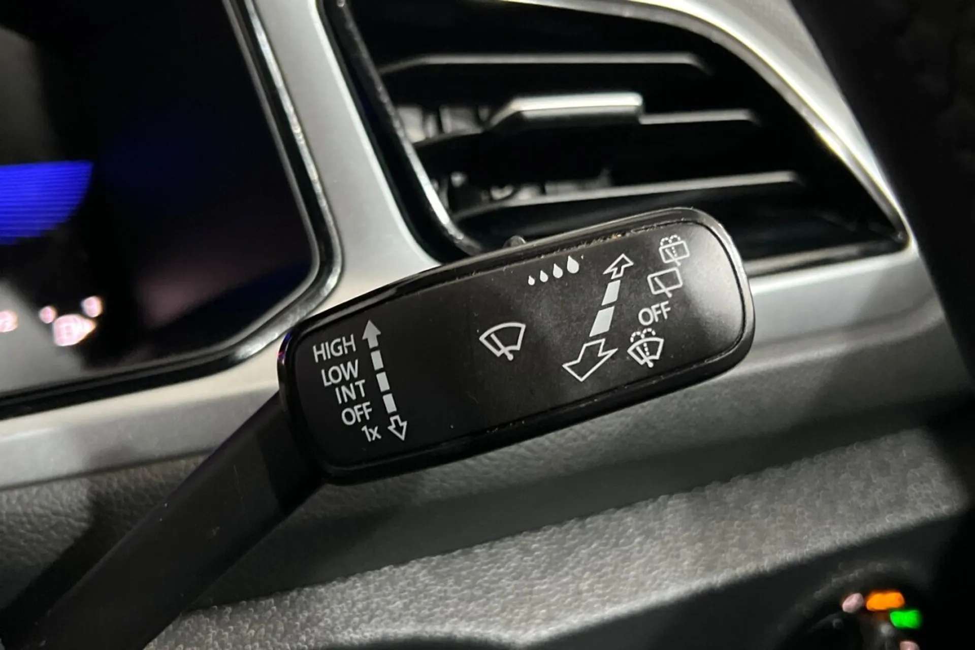 2023 VOLKSWAGEN T-ROC 2023 VOLKSWAGEN T-ROC