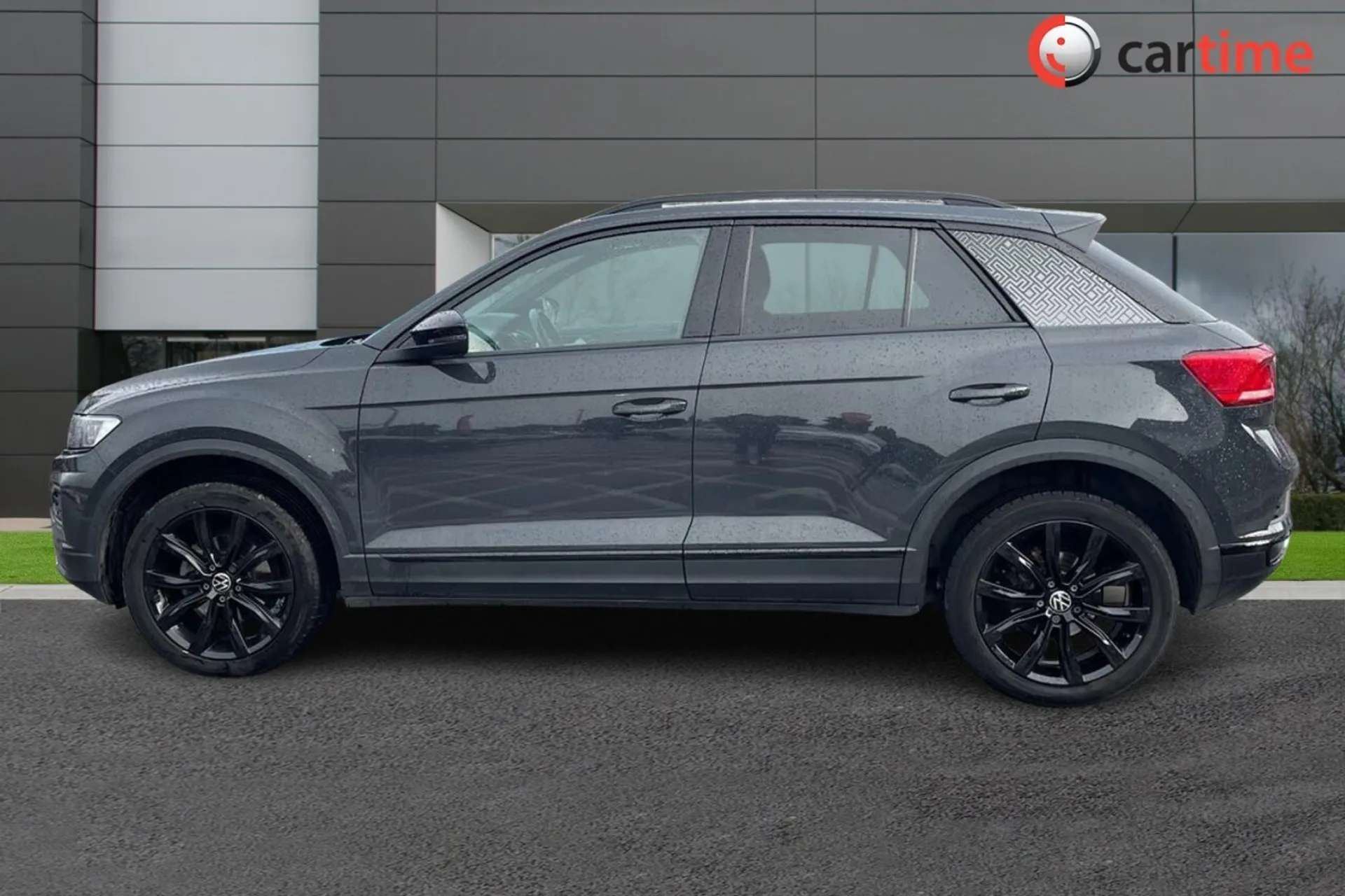 A 2020 VOLKSWAGEN T-ROC 1.5 BLACK EDITION TSI EVO DSG 5d 148 BHP Privacy Glass, Adaptive Cruise Control, Android Auto/Apple CarPlay, Parking Sensors, DAB Digital Radio Urano A 2020 VOLKSWAGEN T-ROC 1.5 BLACK EDITION TSI EVO DSG 5d 148 BHP Privacy Glass, Adaptive Cruise Control, Android Auto/Apple CarPlay, Parking Sensors, DAB Digital Radio Urano