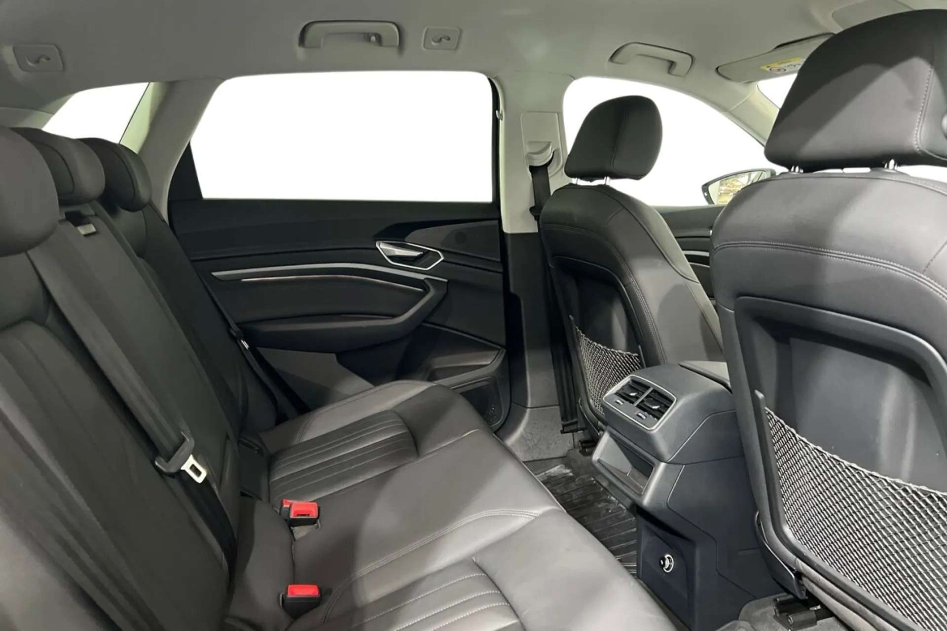 0 AUDI E-TRON 0 AUDI E-TRON