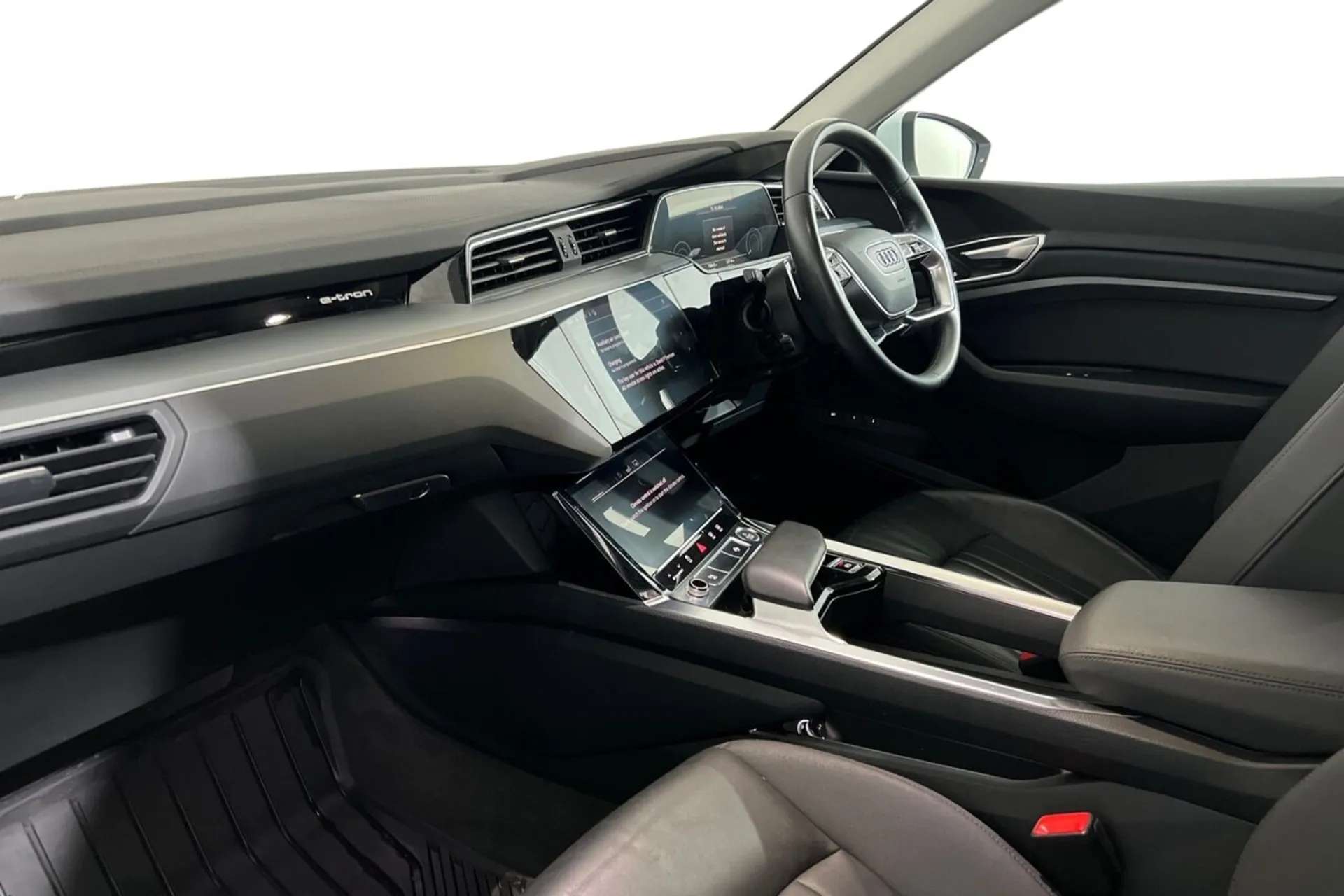 0 AUDI E-TRON 0 AUDI E-TRON