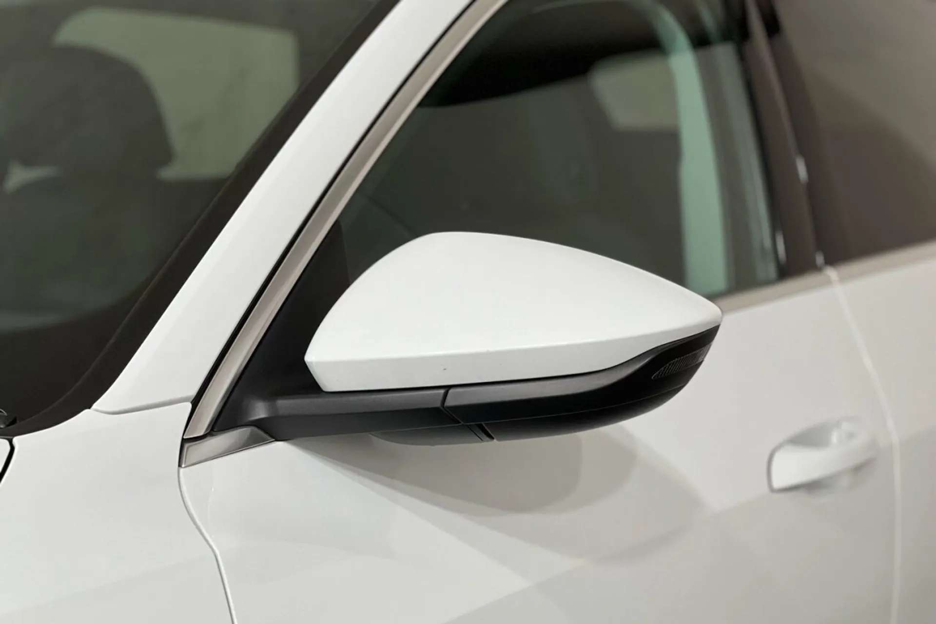 0 AUDI E-TRON 0 AUDI E-TRON