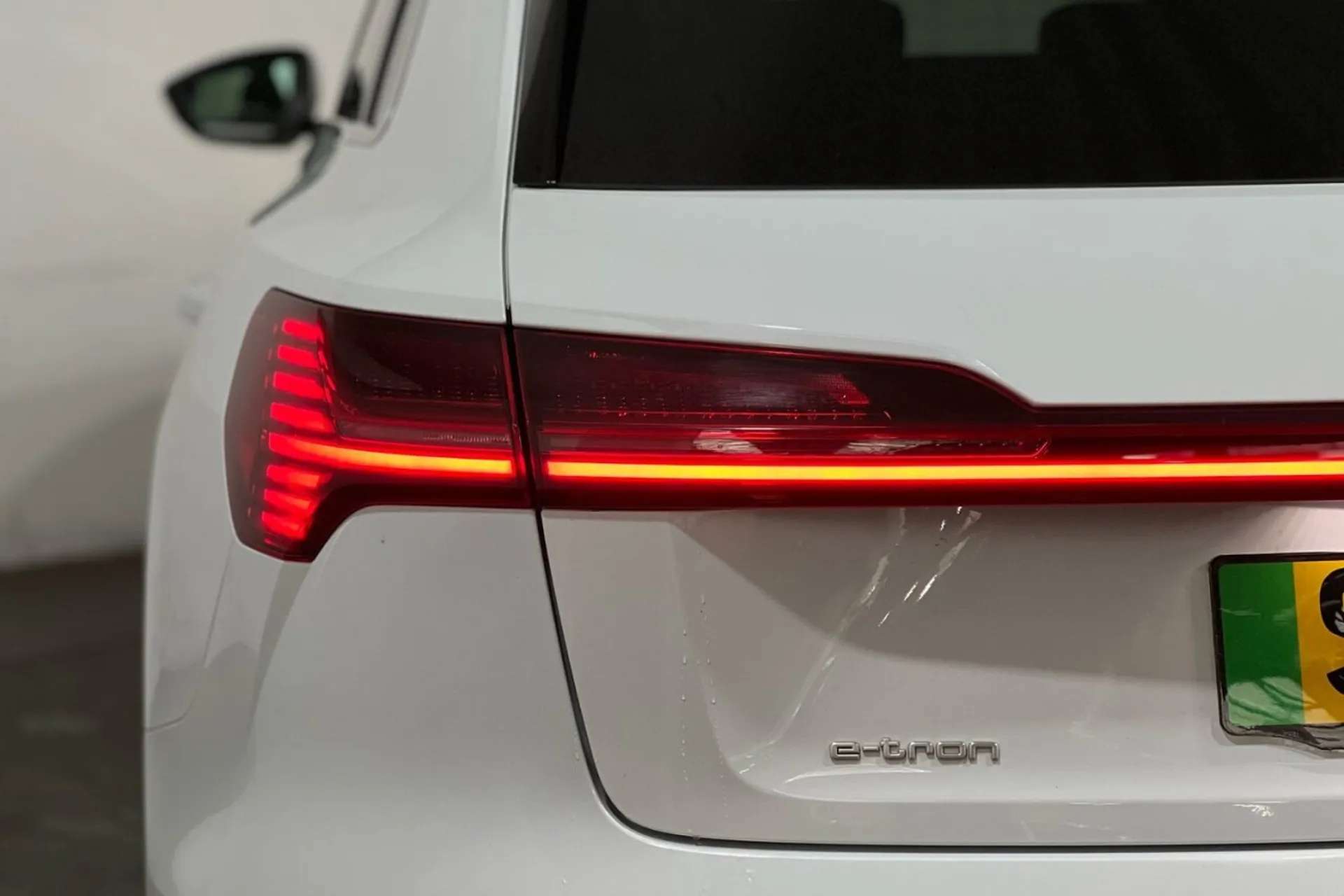 0 AUDI E-TRON 0 AUDI E-TRON