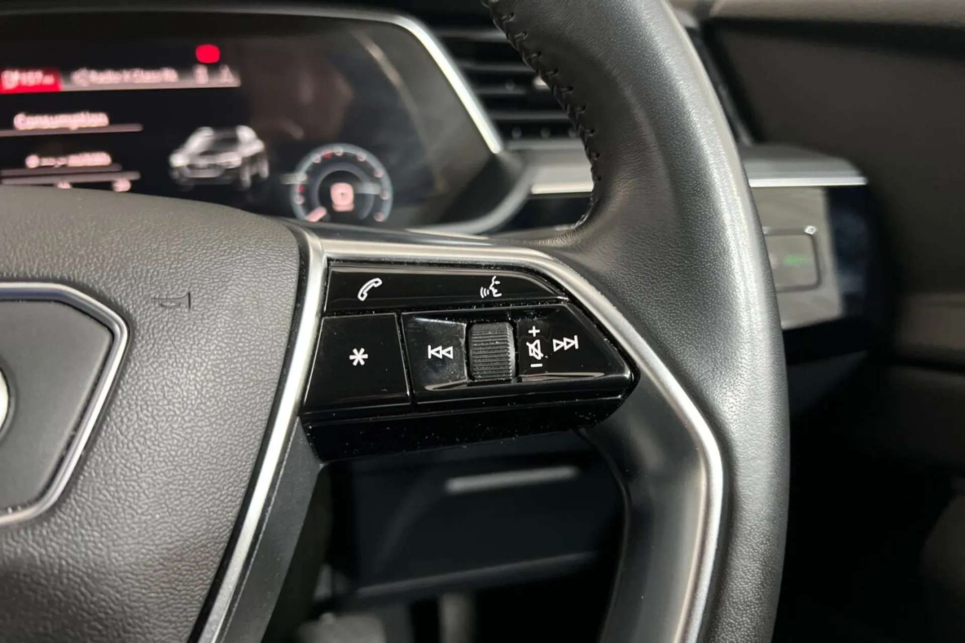 0 AUDI E-TRON 0 AUDI E-TRON