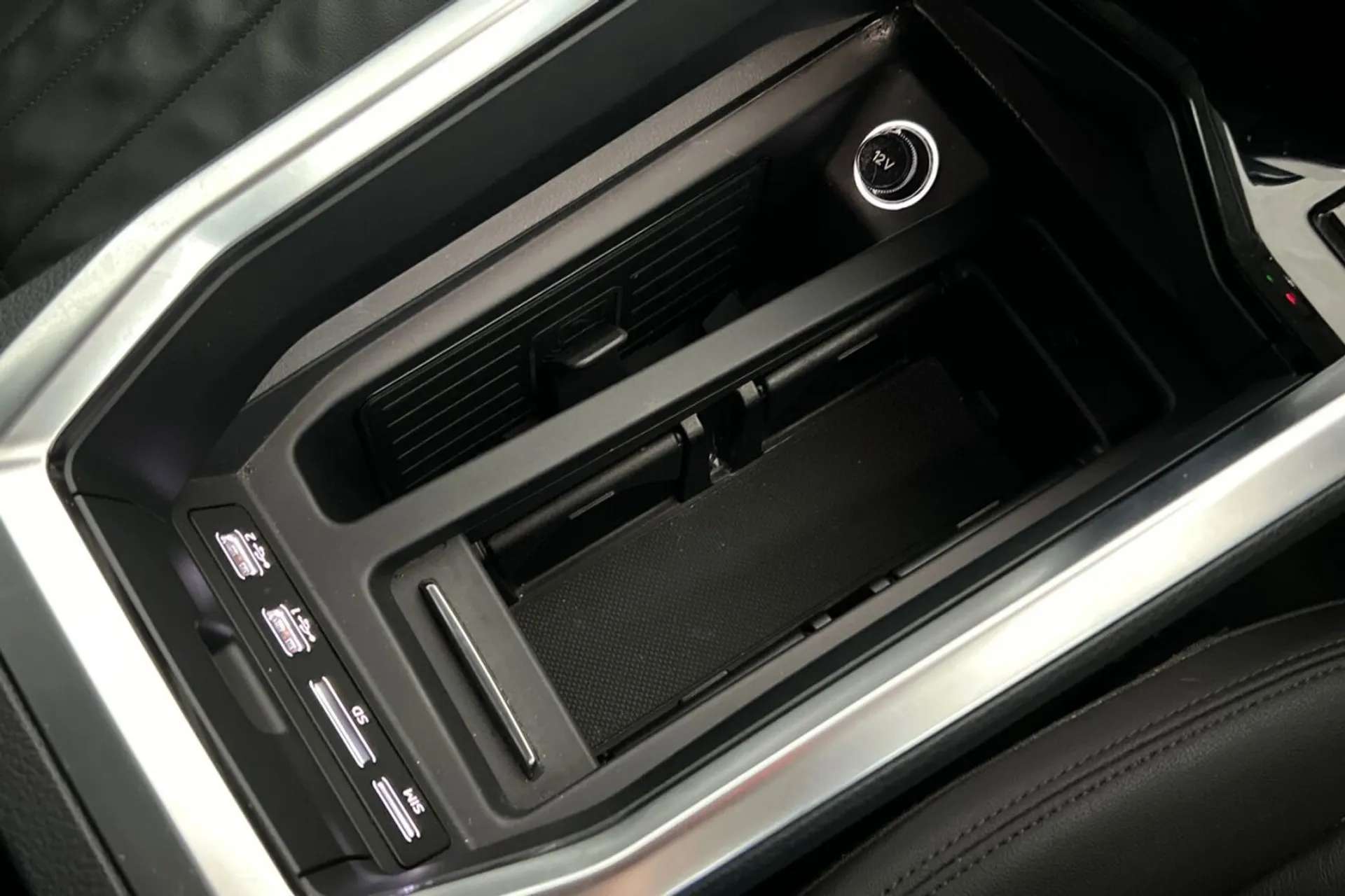 0 AUDI E-TRON 0 AUDI E-TRON