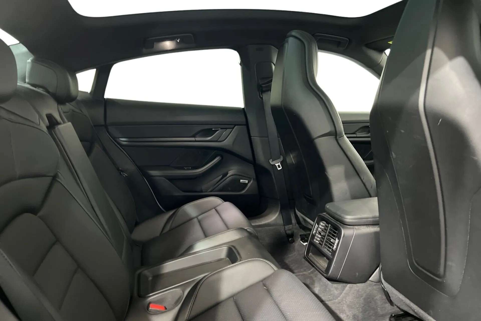 2021 PORSCHE TAYCAN 2021 PORSCHE TAYCAN