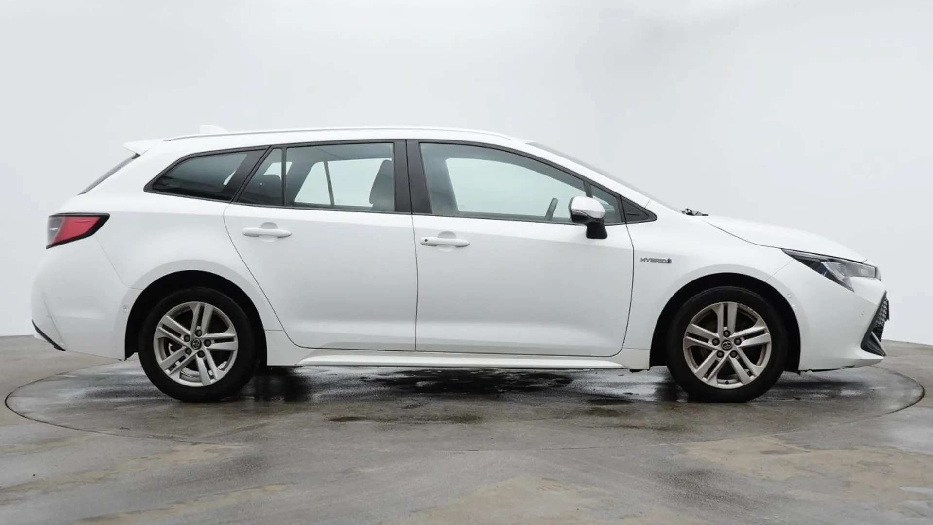 A 2020 TOYOTA COROLLA 1.8 ICON TECH 5d 121 BHP Heated Seats, 8-Inch Touchscreen, LED Headlights, DAB Radio/Bluetooth, Dual Climate Pure White, 16-Inch Alloy Wheels A 2020 TOYOTA COROLLA 1.8 ICON TECH 5d 121 BHP Heated Seats, 8-Inch Touchscreen, LED Headlights, DAB Radio/Bluetooth, Dual Climate Pure White, 16-Inch Alloy Wheels