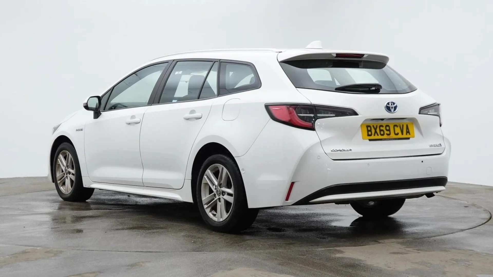A 2020 TOYOTA COROLLA 1.8 ICON TECH 5d 121 BHP Heated Seats, 8-Inch Touchscreen, LED Headlights, DAB Radio/Bluetooth, Dual Climate Pure White, 16-Inch Alloy Wheels A 2020 TOYOTA COROLLA 1.8 ICON TECH 5d 121 BHP Heated Seats, 8-Inch Touchscreen, LED Headlights, DAB Radio/Bluetooth, Dual Climate Pure White, 16-Inch Alloy Wheels