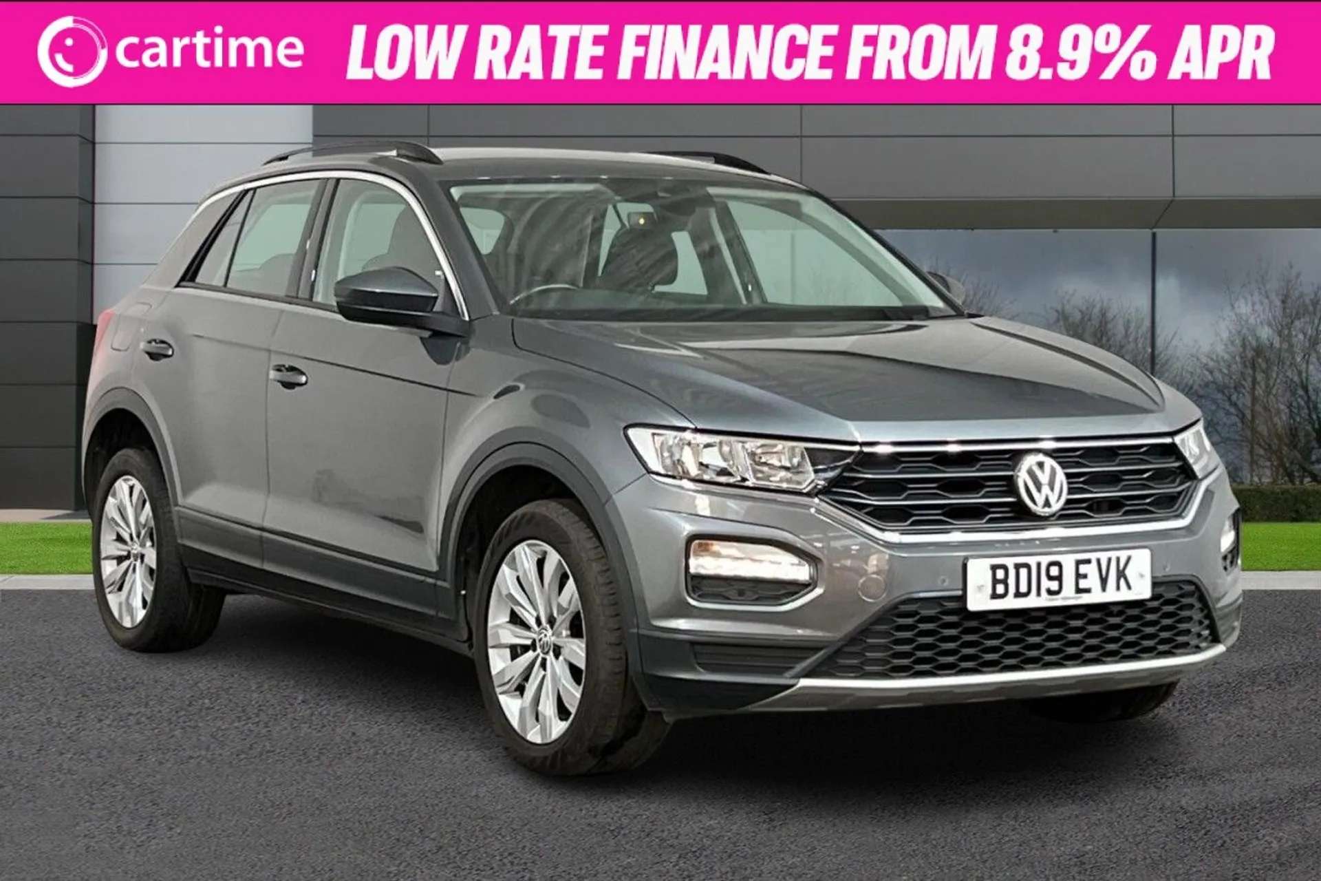 A 2019 VOLKSWAGEN T-ROC 1.6 SE TDI 5d 114 BHP 8In Touchscreen, Android Auto/Apple CarPlay, Front / Rear Park Sensors, DAB - Digital Radio, Bluetooth Urano Grey, 17-Inch Alloy A 2019 VOLKSWAGEN T-ROC 1.6 SE TDI 5d 114 BHP 8In Touchscreen, Android Auto/Apple CarPlay, Front / Rear Park Sensors, DAB - Digital Radio, Bluetooth Urano Grey, 17-Inch Alloy