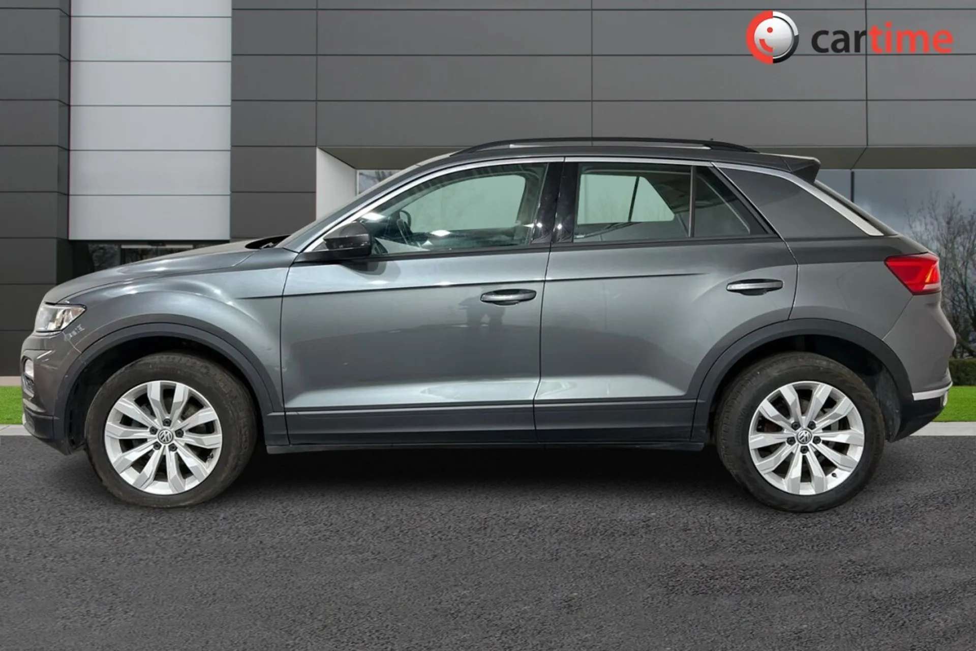 A 2019 VOLKSWAGEN T-ROC 1.6 SE TDI 5d 114 BHP 8In Touchscreen, Android Auto/Apple CarPlay, Front / Rear Park Sensors, DAB - Digital Radio, Bluetooth Urano Grey, 17-Inch Alloy A 2019 VOLKSWAGEN T-ROC 1.6 SE TDI 5d 114 BHP 8In Touchscreen, Android Auto/Apple CarPlay, Front / Rear Park Sensors, DAB - Digital Radio, Bluetooth Urano Grey, 17-Inch Alloy
