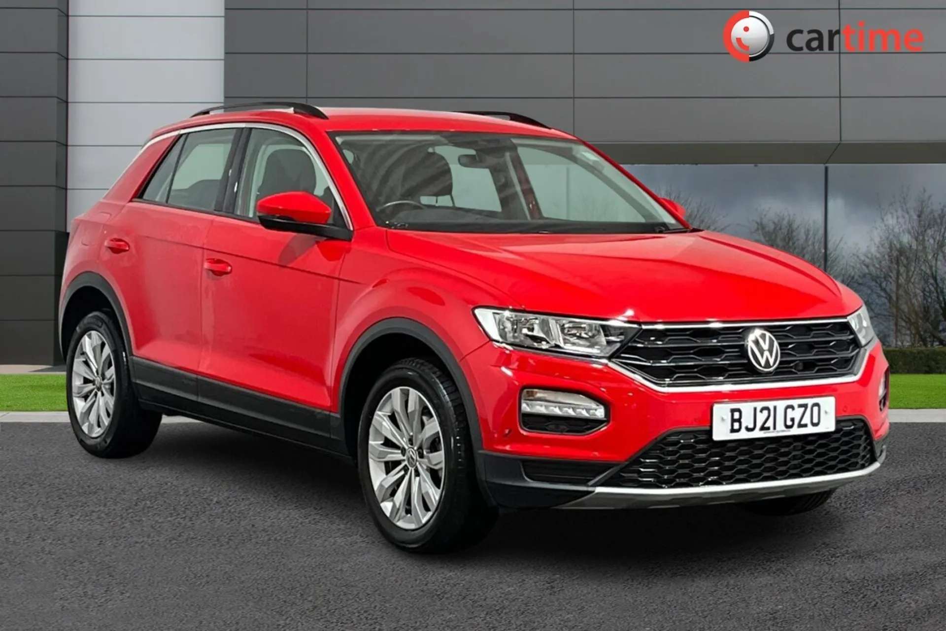 A 2021 VOLKSWAGEN T-ROC 1.0 SE TSI 5d 109 BHP 8in Touchscreen, Apple CarPlay / Android Auto, USB and AUX Ports, Front / Rear Park Sensors, Adaptive Cruise Control Flash Red, A 2021 VOLKSWAGEN T-ROC 1.0 SE TSI 5d 109 BHP 8in Touchscreen, Apple CarPlay / Android Auto, USB and AUX Ports, Front / Rear Park Sensors, Adaptive Cruise Control Flash Red,