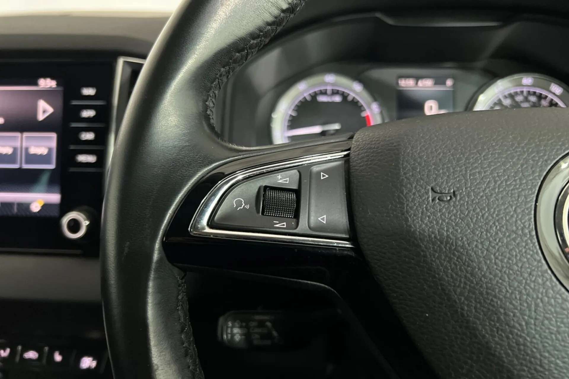 2020 SKODA KAROQ 2020 SKODA KAROQ