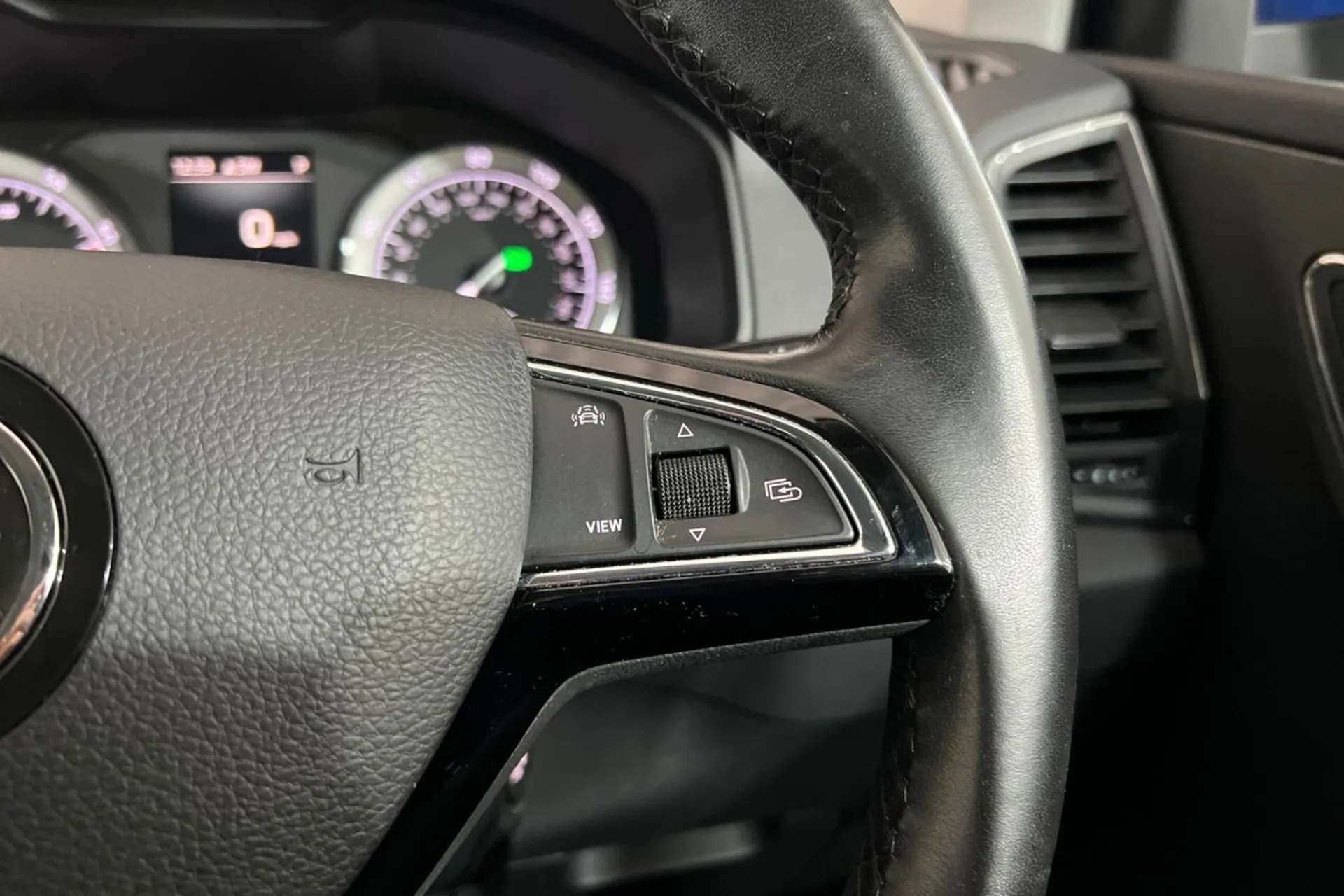 2020 SKODA KAROQ 2020 SKODA KAROQ