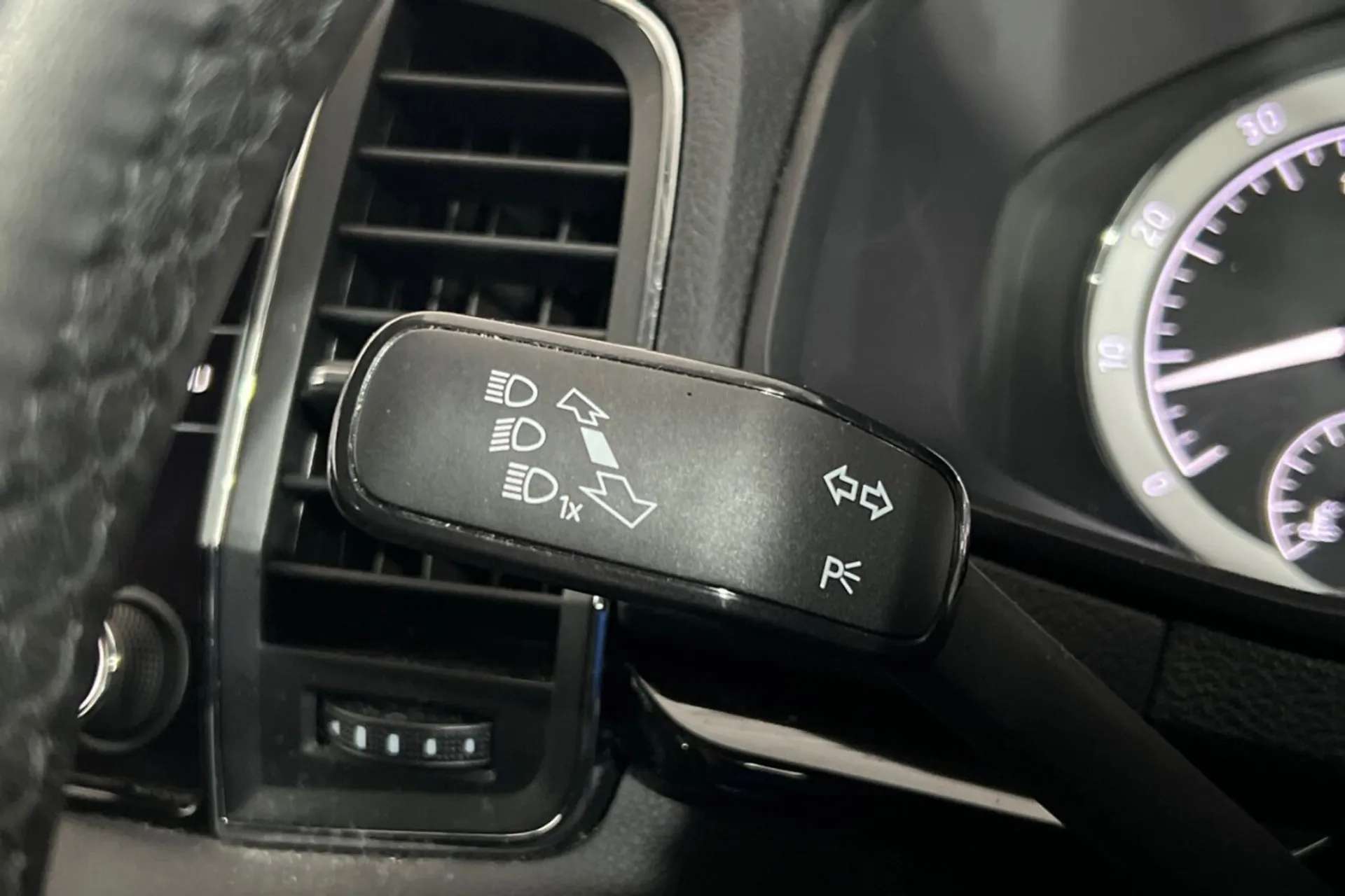 2020 SKODA KAROQ 2020 SKODA KAROQ