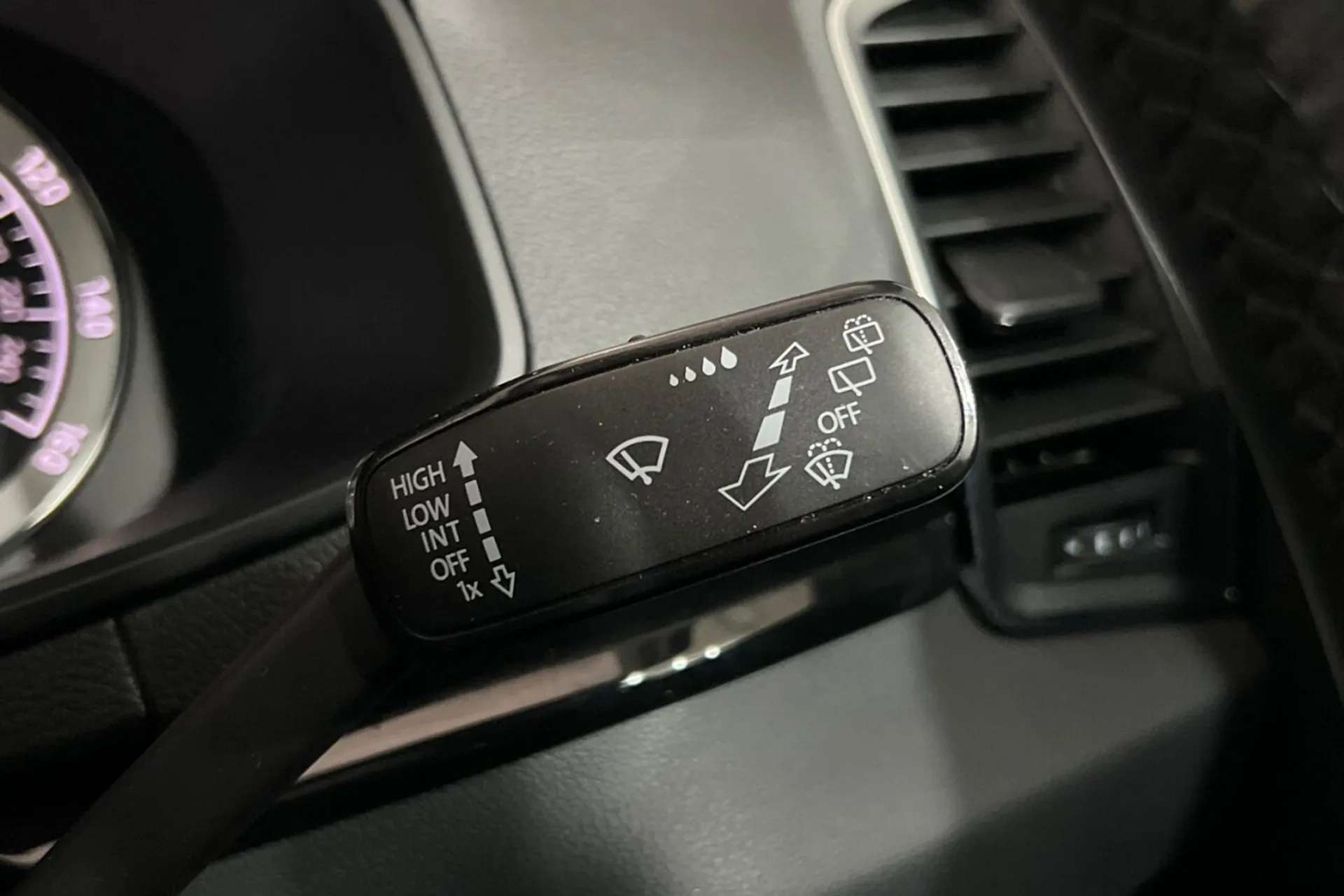 2020 SKODA KAROQ 2020 SKODA KAROQ