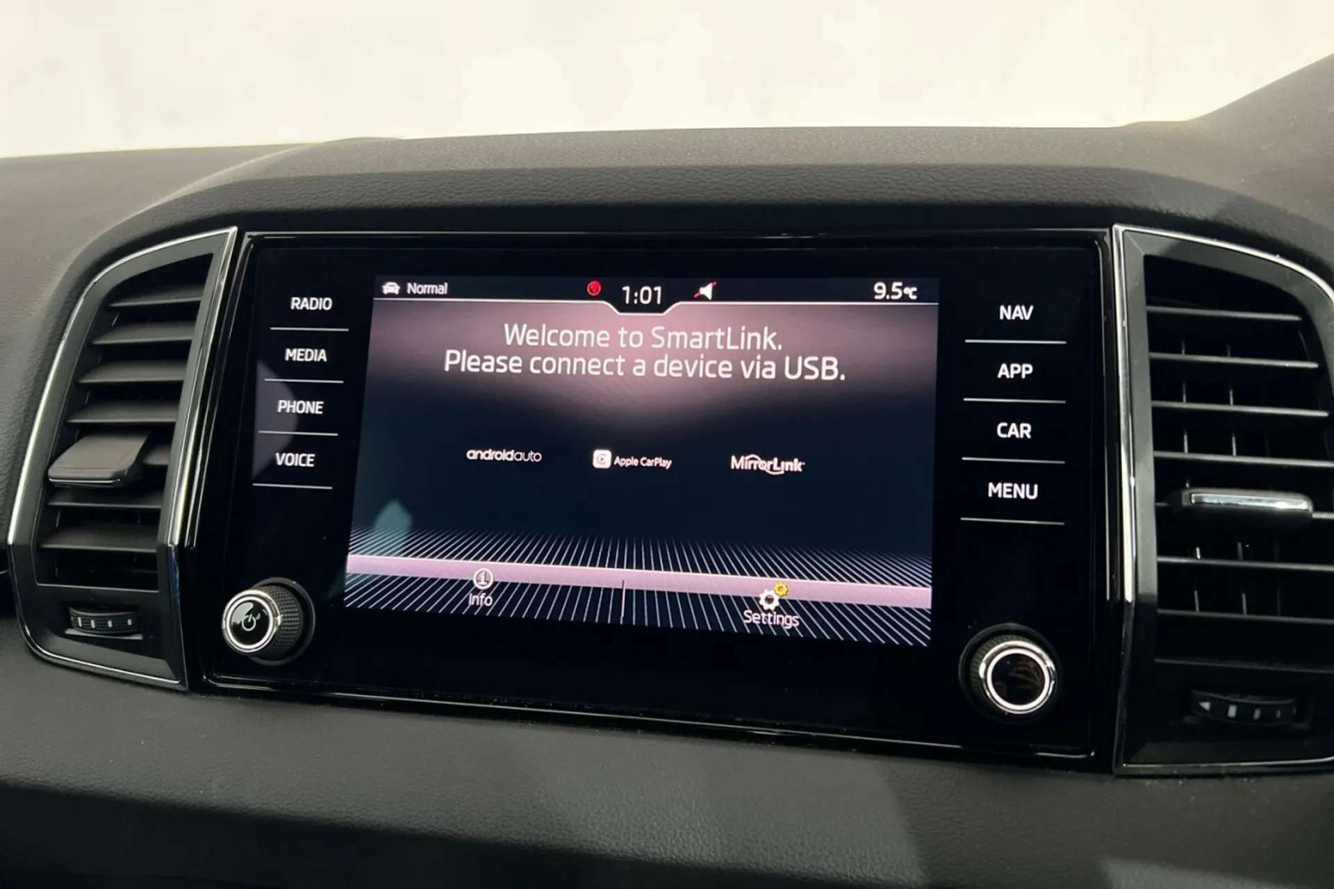 2020 SKODA KAROQ 2020 SKODA KAROQ