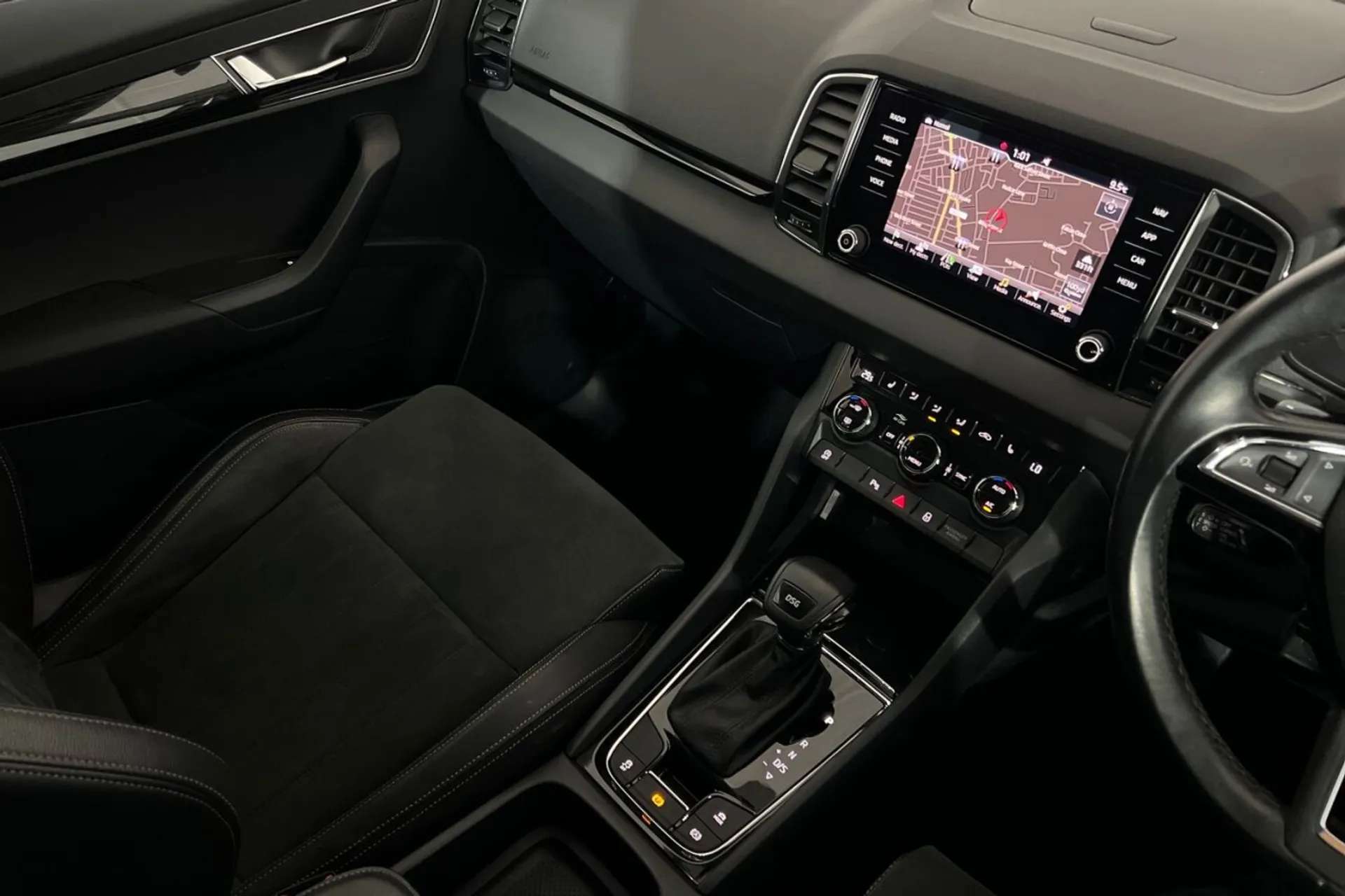 2020 SKODA KAROQ 2020 SKODA KAROQ