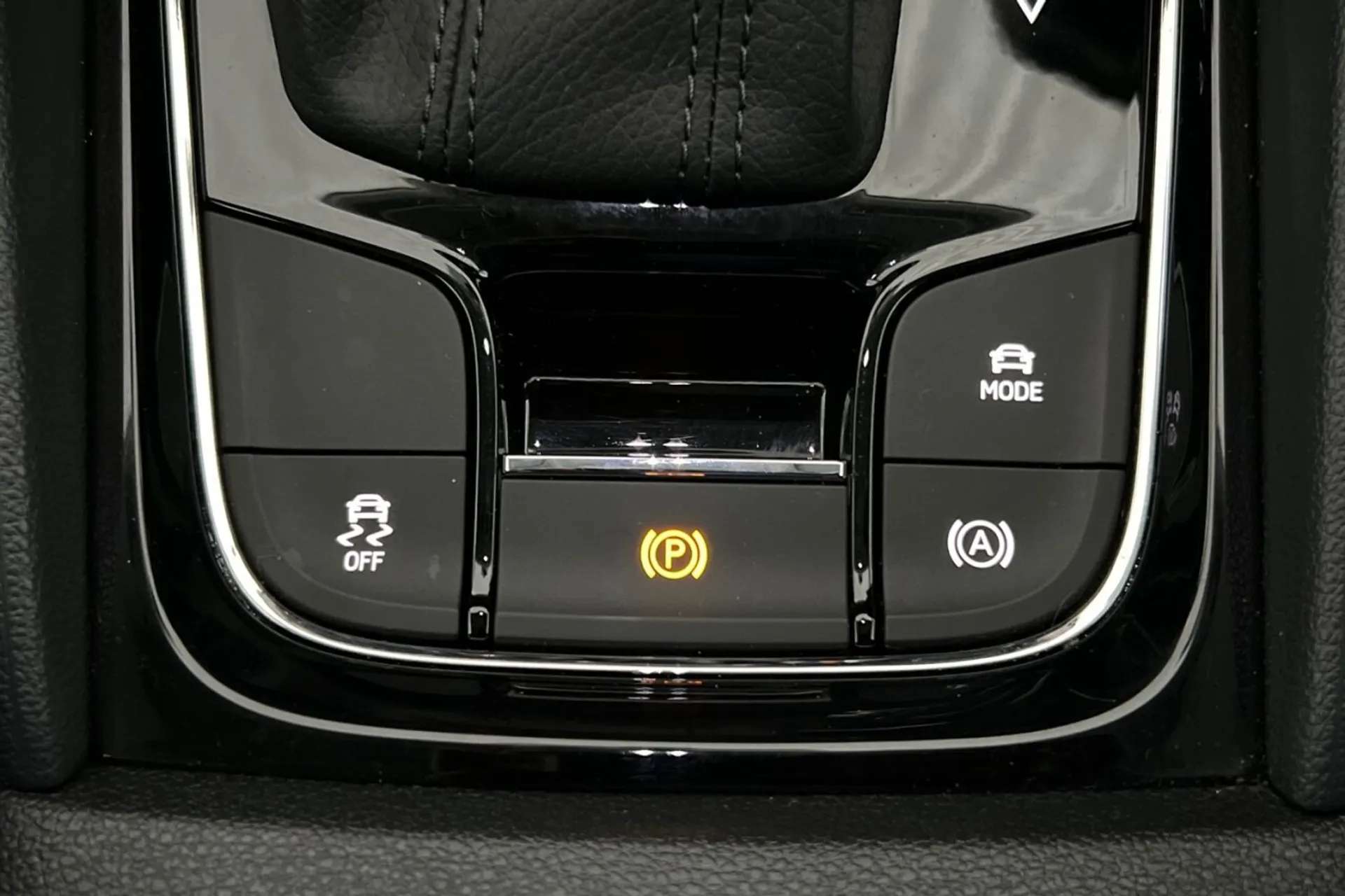 2020 SKODA KAROQ 2020 SKODA KAROQ