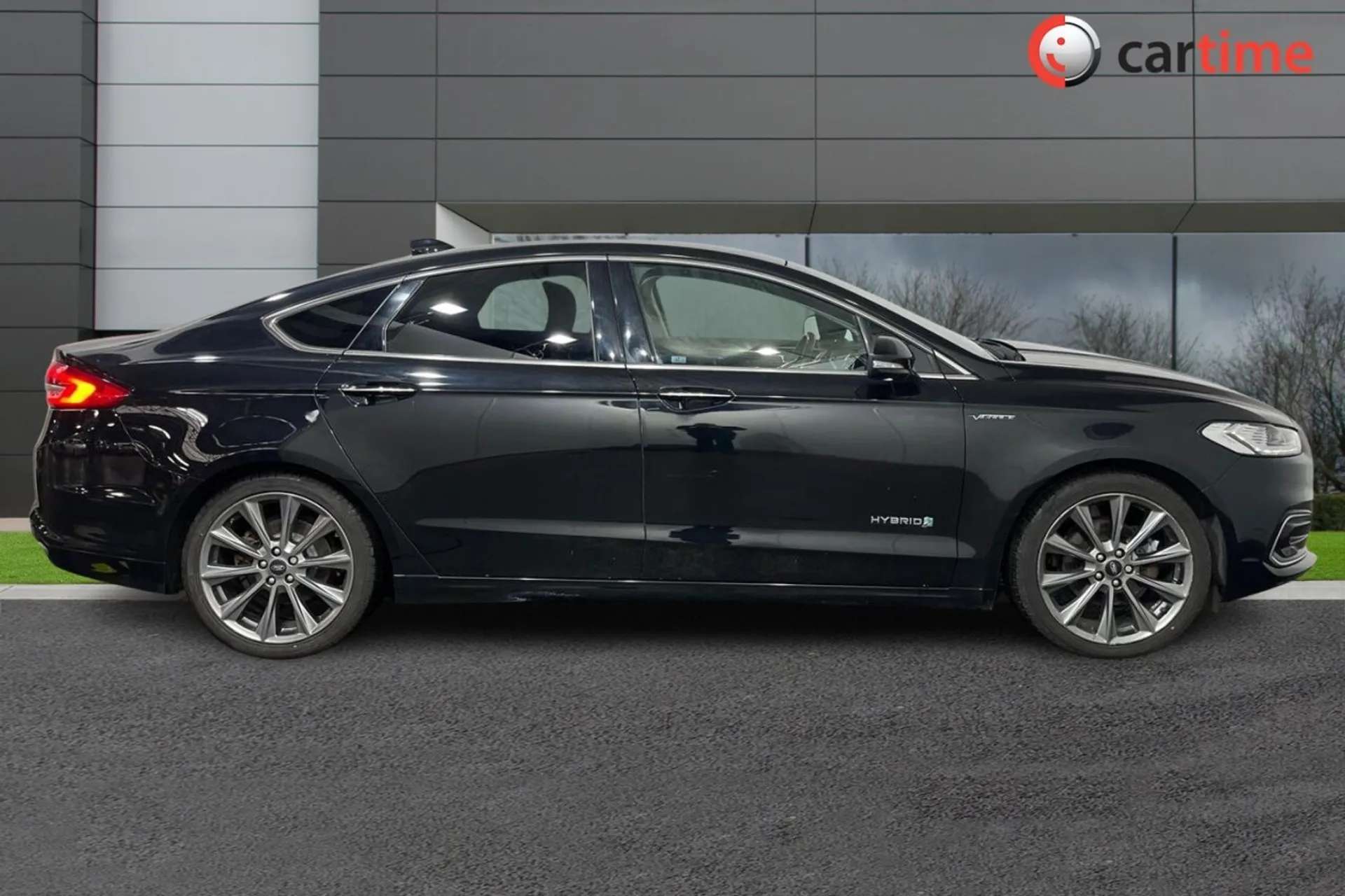 A 2020 FORD MONDEO 2.0 VIGNALE 4d 186 BHP Heated Front Seats, Touchscreen, Front / Rear Park Sensors, Satellite Navigation, 19-inch Alloy Wheels Agate Black, 19-Inch All A 2020 FORD MONDEO 2.0 VIGNALE 4d 186 BHP Heated Front Seats, Touchscreen, Front / Rear Park Sensors, Satellite Navigation, 19-inch Alloy Wheels Agate Black, 19-Inch All