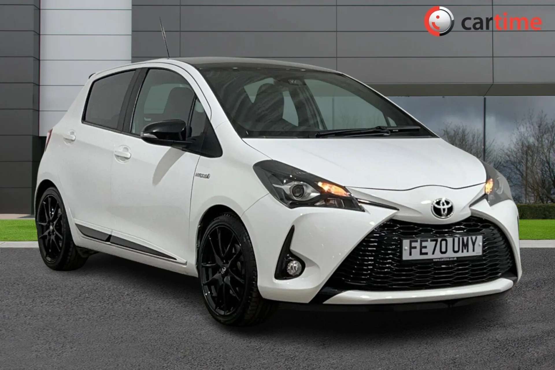 A 2020 TOYOTA YARIS 1.5 VVT-I GR-SPORT 5d 100 BHP 7in Touchscreen, Reversing Camera, Sports Seats, DAB Digital Radio, Bluetooth Pure White, 17-Inch Alloy Wheels A 2020 TOYOTA YARIS 1.5 VVT-I GR-SPORT 5d 100 BHP 7in Touchscreen, Reversing Camera, Sports Seats, DAB Digital Radio, Bluetooth Pure White, 17-Inch Alloy Wheels