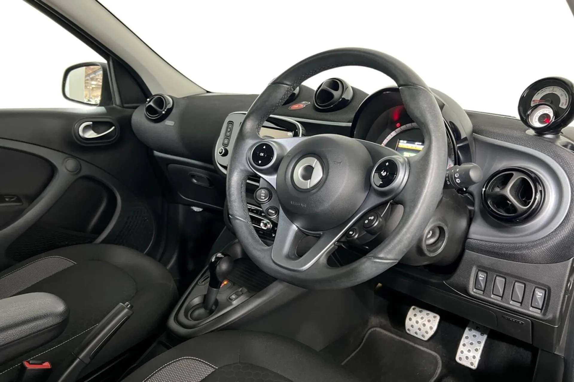 2020 SMART EQ FORFOUR 2020 SMART EQ FORFOUR