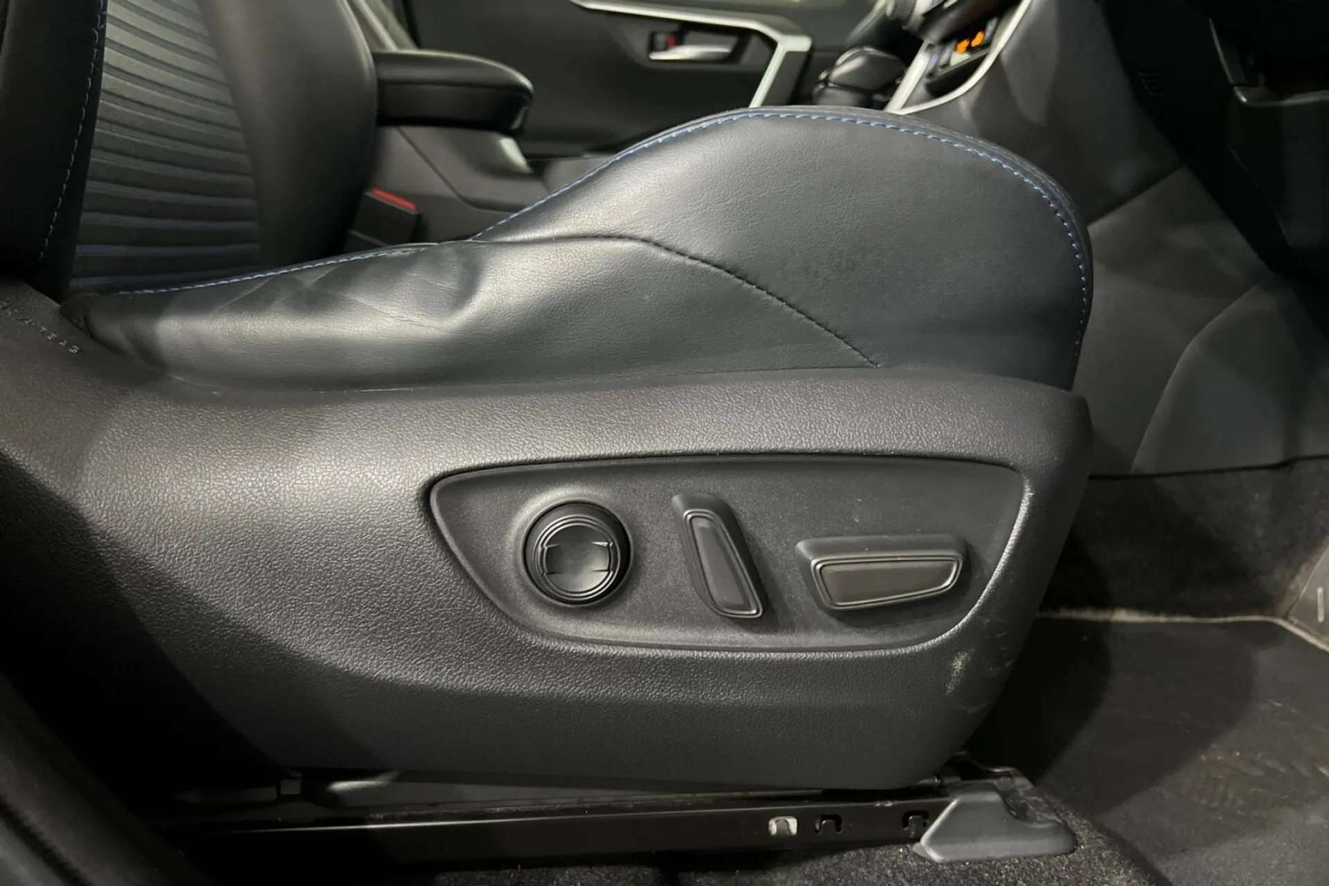 2020 TOYOTA RAV4 2020 TOYOTA RAV4