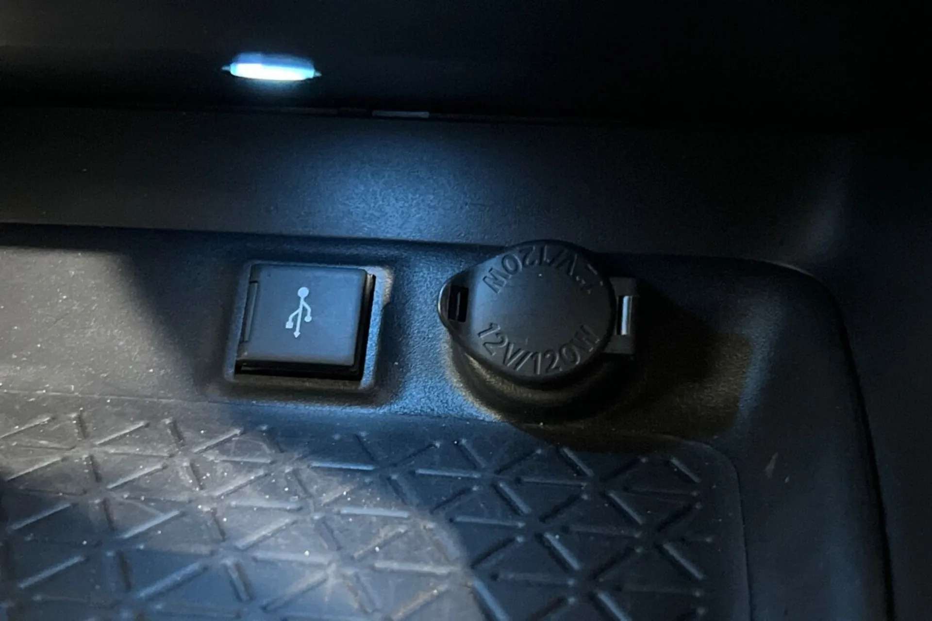 2020 TOYOTA RAV4 2020 TOYOTA RAV4