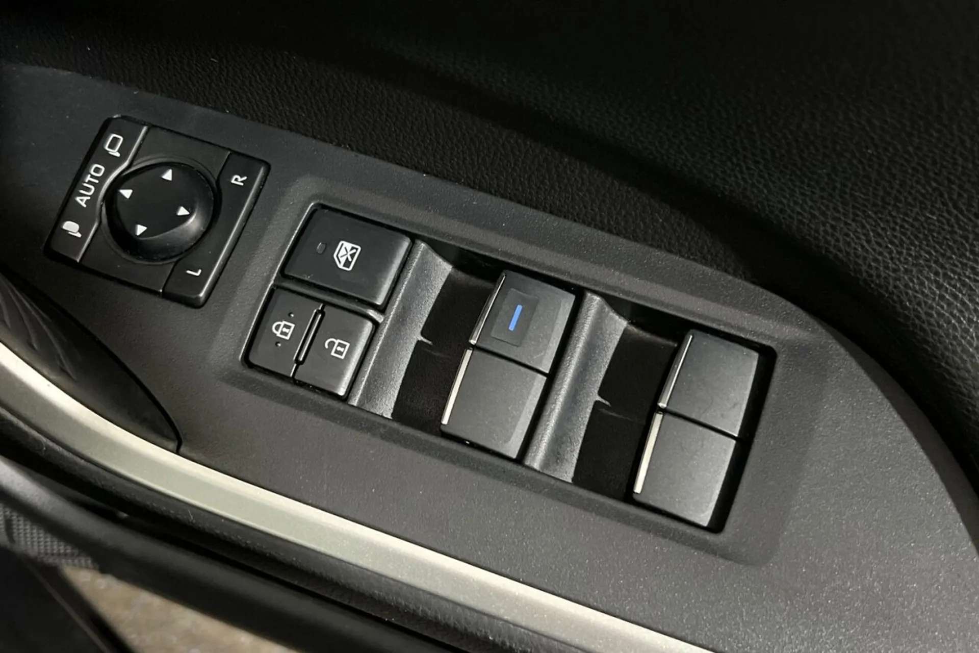 2020 TOYOTA RAV4 2020 TOYOTA RAV4