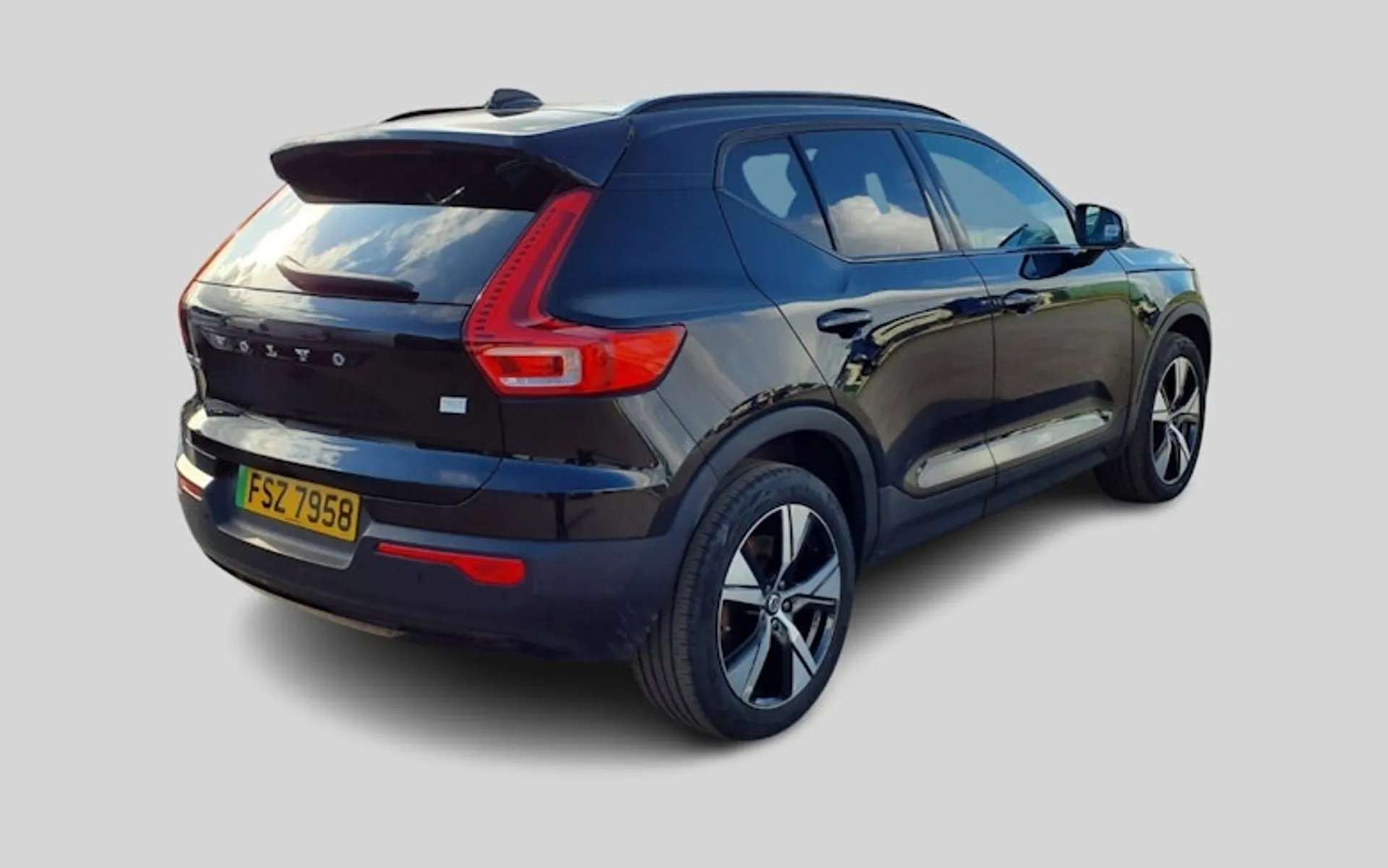2022 VOLVO XC40 2022 VOLVO XC40