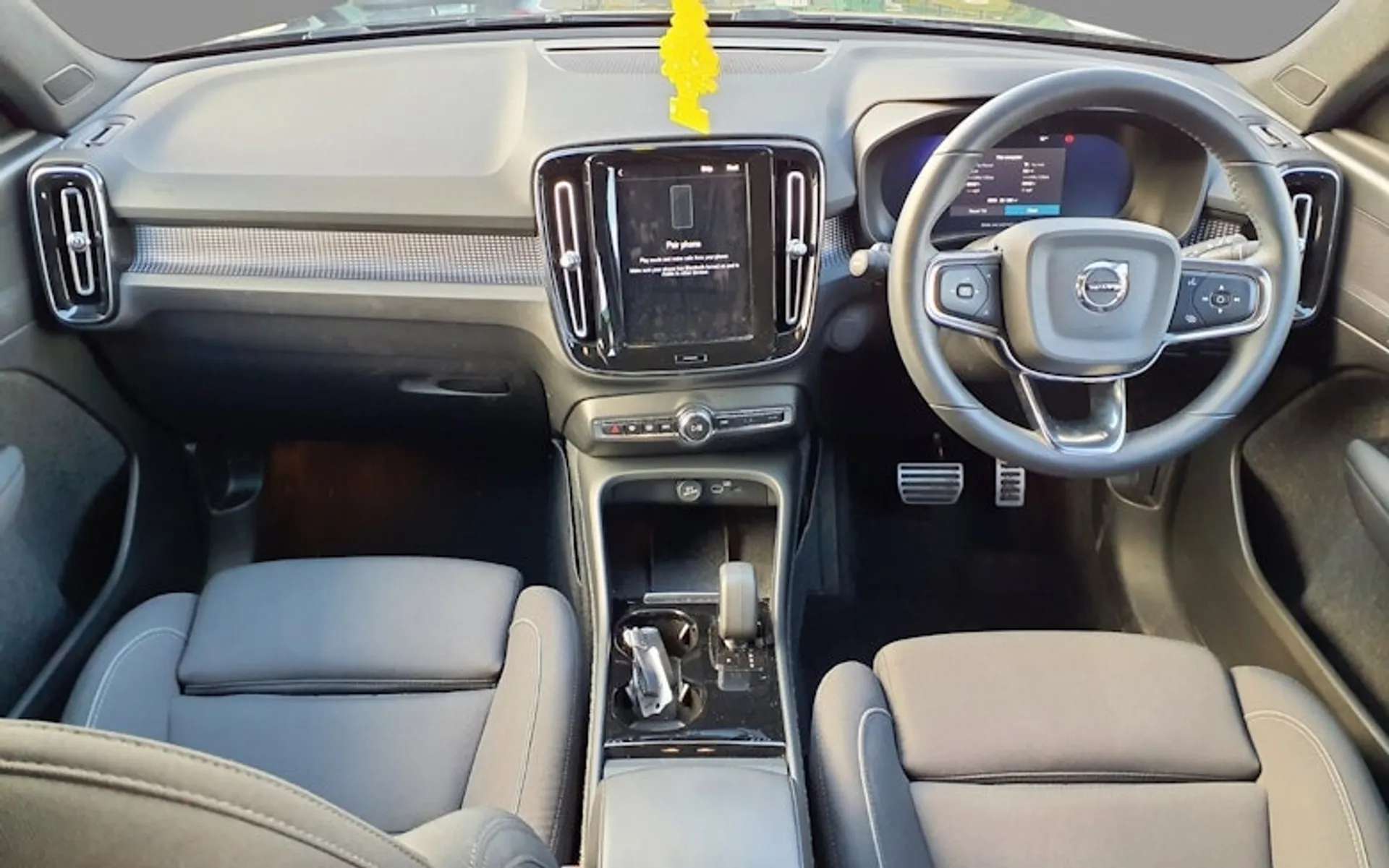 2022 VOLVO XC40 2022 VOLVO XC40