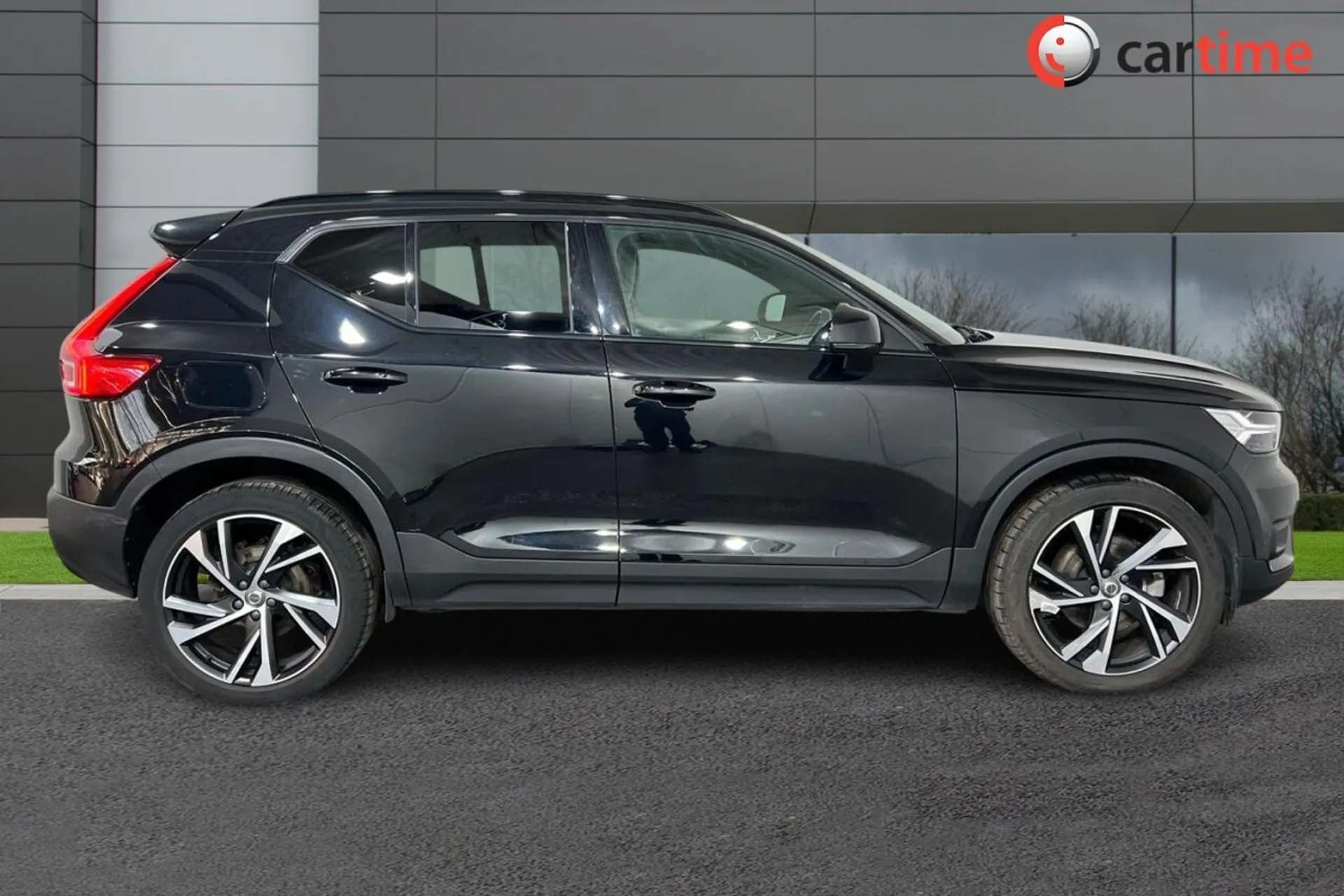2021 VOLVO XC40 2021 VOLVO XC40