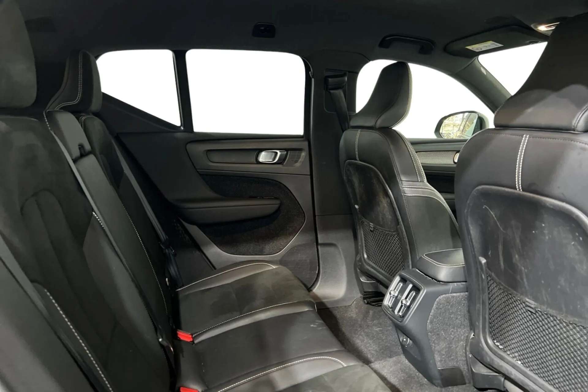 2021 VOLVO XC40 2021 VOLVO XC40