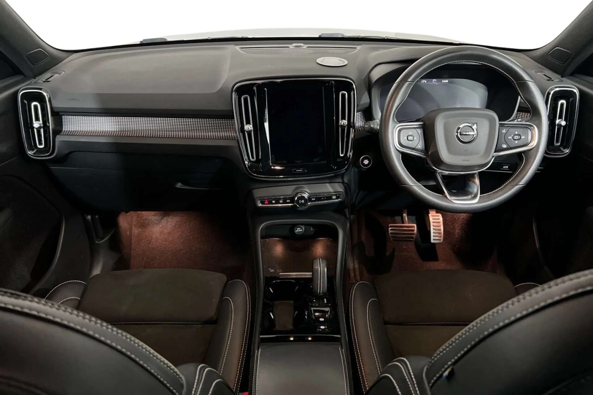 2021 VOLVO XC40 2021 VOLVO XC40