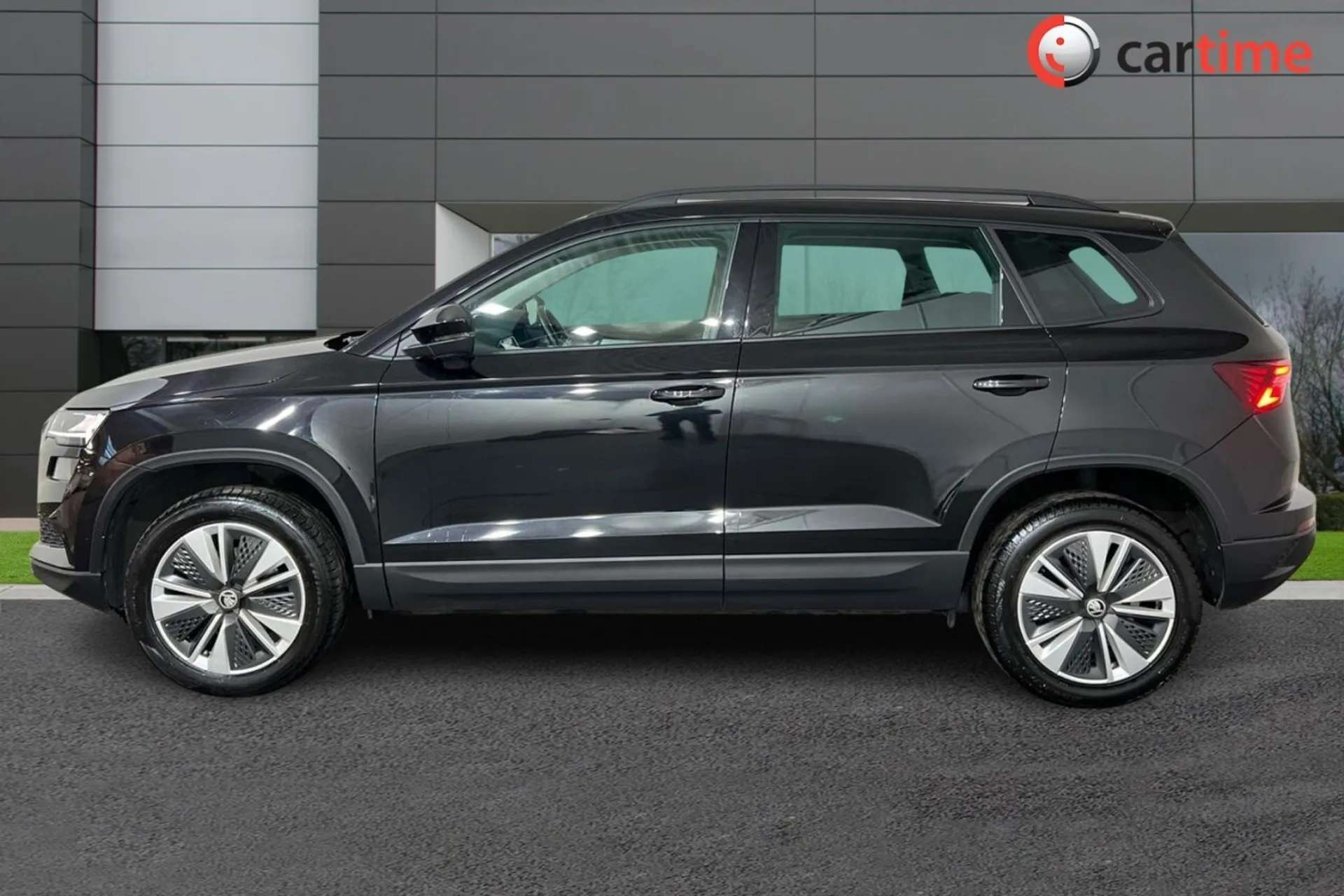 A 2022 SKODA KAROQ 1.0 SE DRIVE TSI 5d 109 BHP DAB Digital Radio, LED Headlights, Touchscreen Media, Android Auto/Apple CarPlay, Cruise Control Black Magic, 17-Inch Allo A 2022 SKODA KAROQ 1.0 SE DRIVE TSI 5d 109 BHP DAB Digital Radio, LED Headlights, Touchscreen Media, Android Auto/Apple CarPlay, Cruise Control Black Magic, 17-Inch Allo