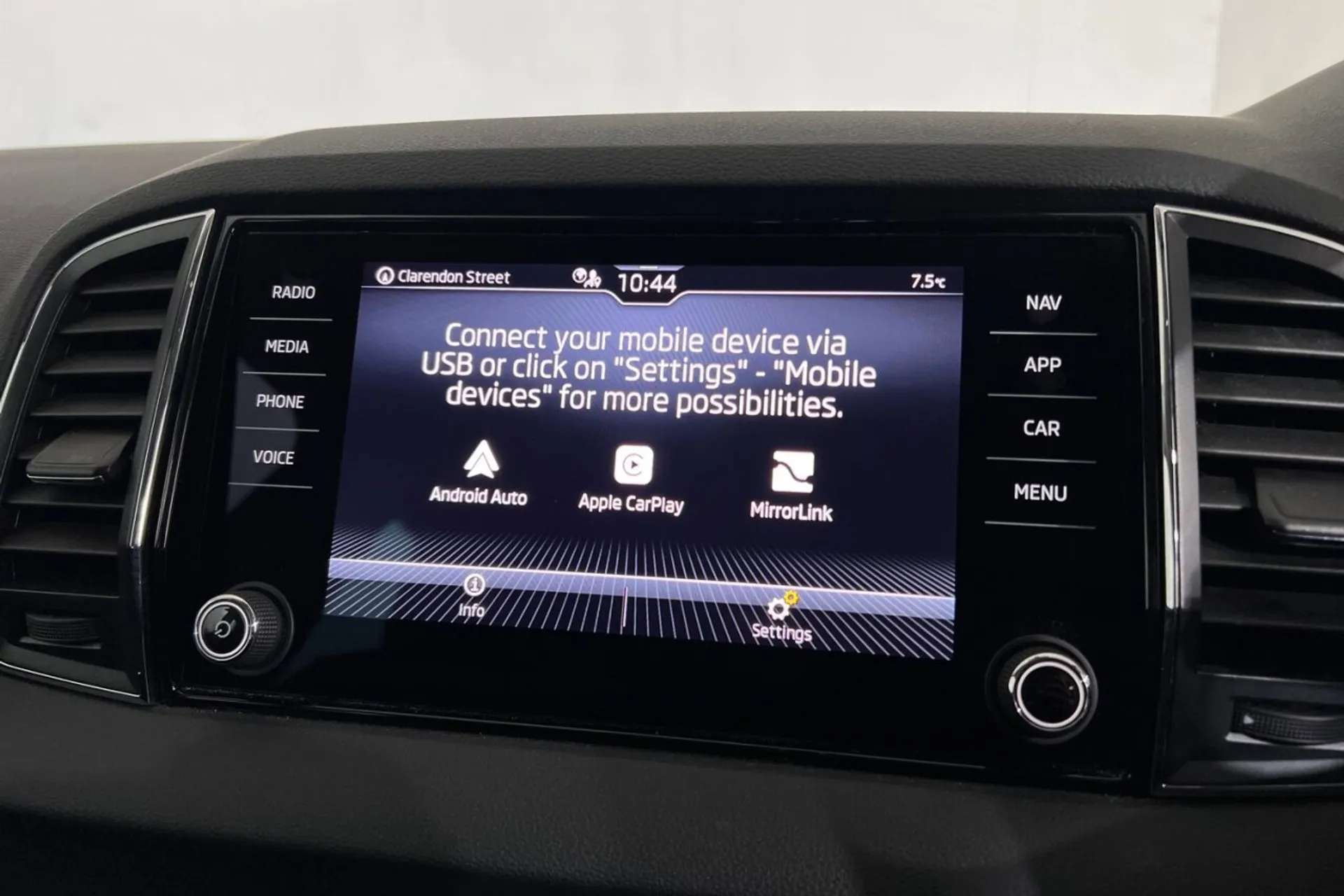 2022 SKODA KAROQ 2022 SKODA KAROQ