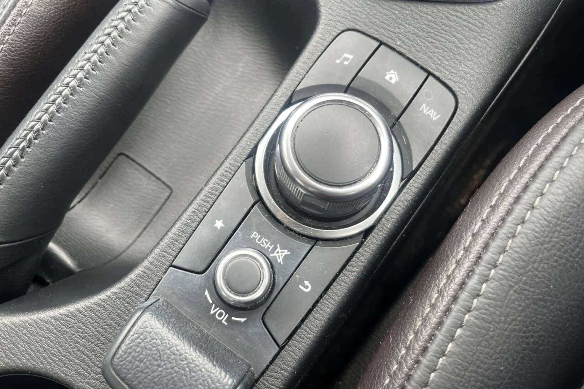 2018 MAZDA MAZDA2 2018 MAZDA MAZDA2