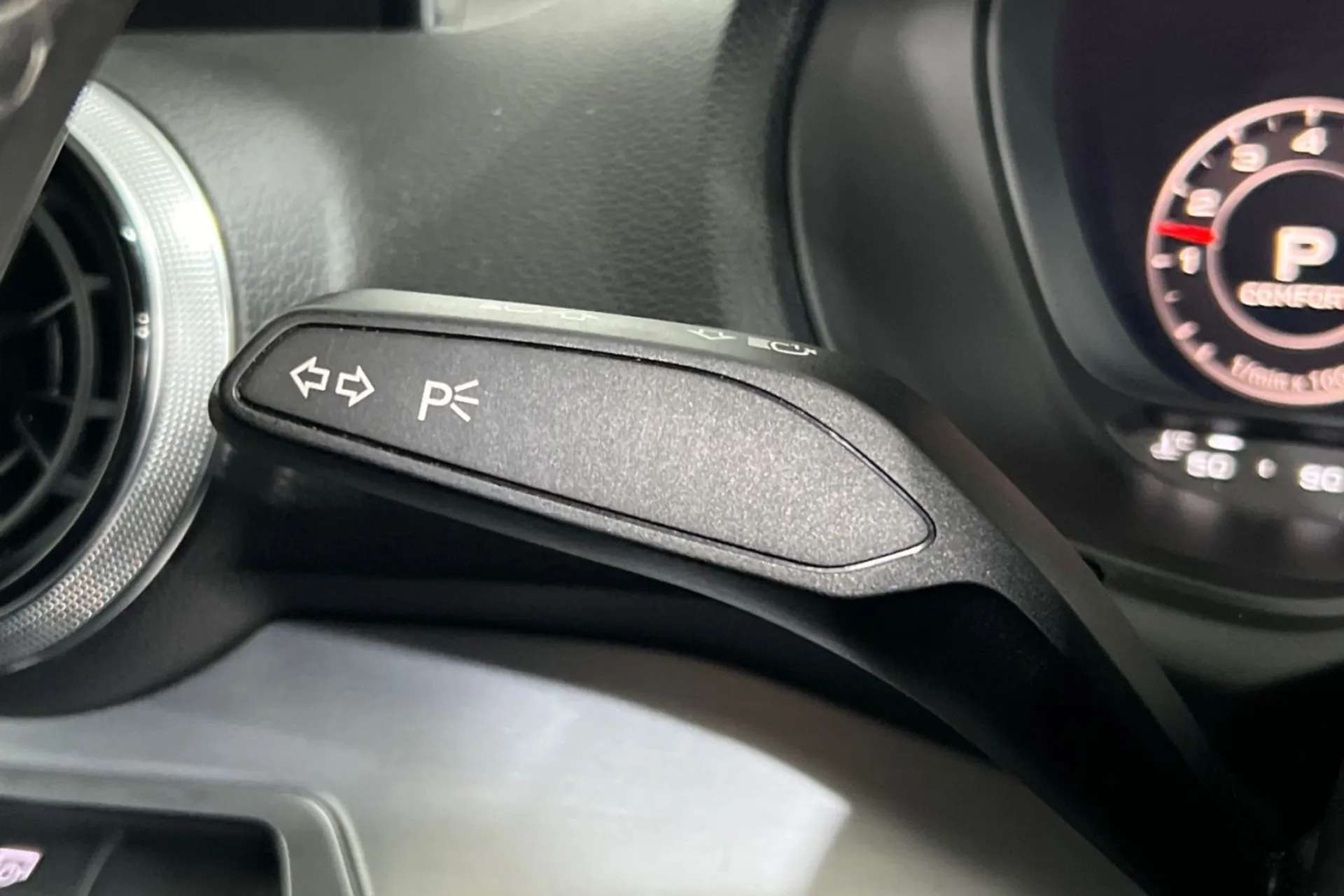 2021 AUDI Q2 2021 AUDI Q2