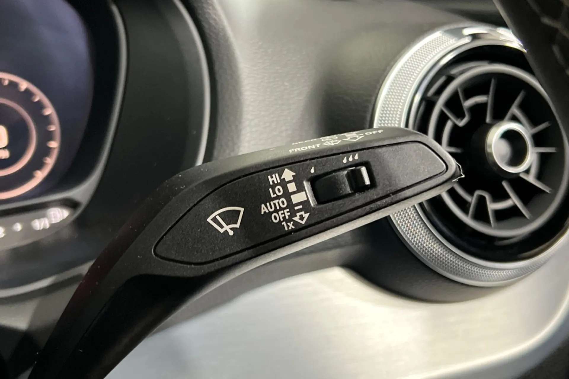 2021 AUDI Q2 2021 AUDI Q2