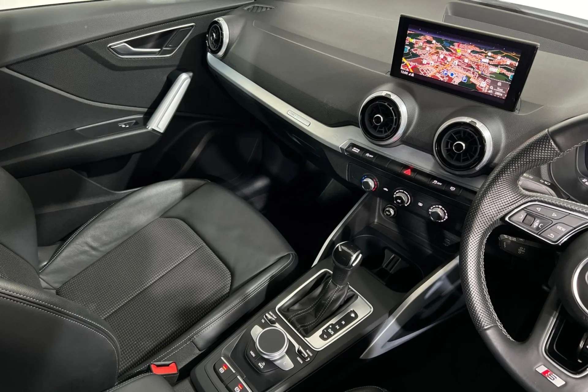 2021 AUDI Q2 2021 AUDI Q2