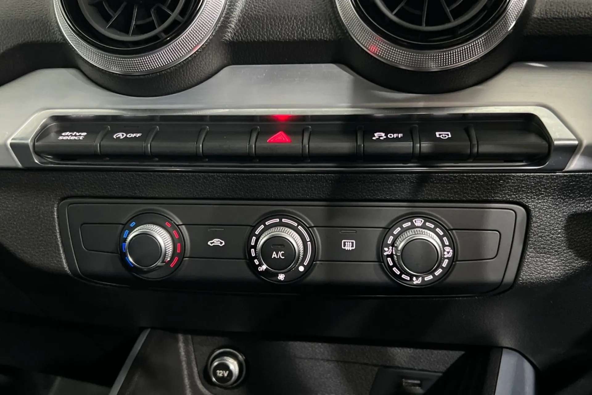 2021 AUDI Q2 2021 AUDI Q2